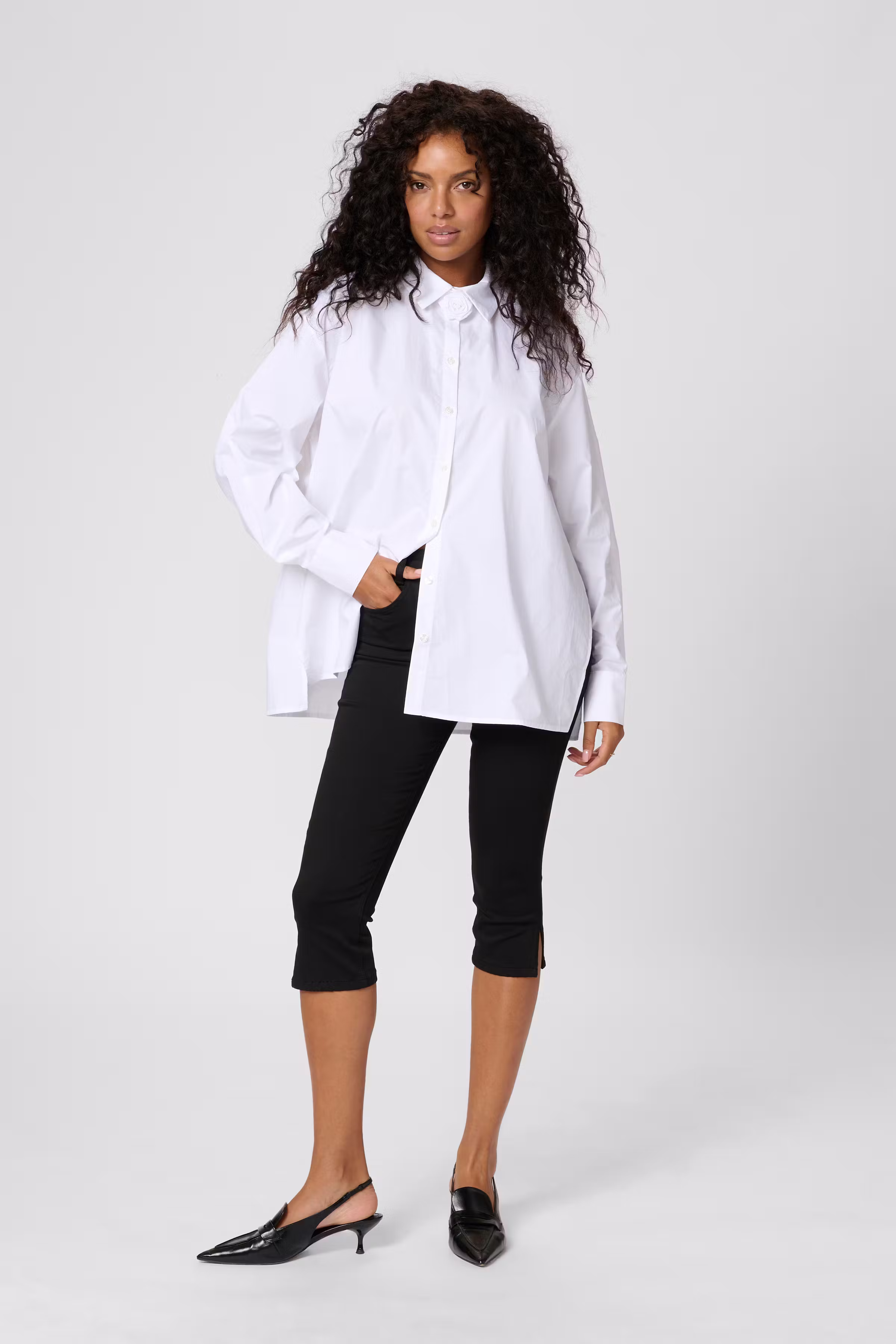 KAmira Shirt LOOKBOOK FRONT 10510267-110601