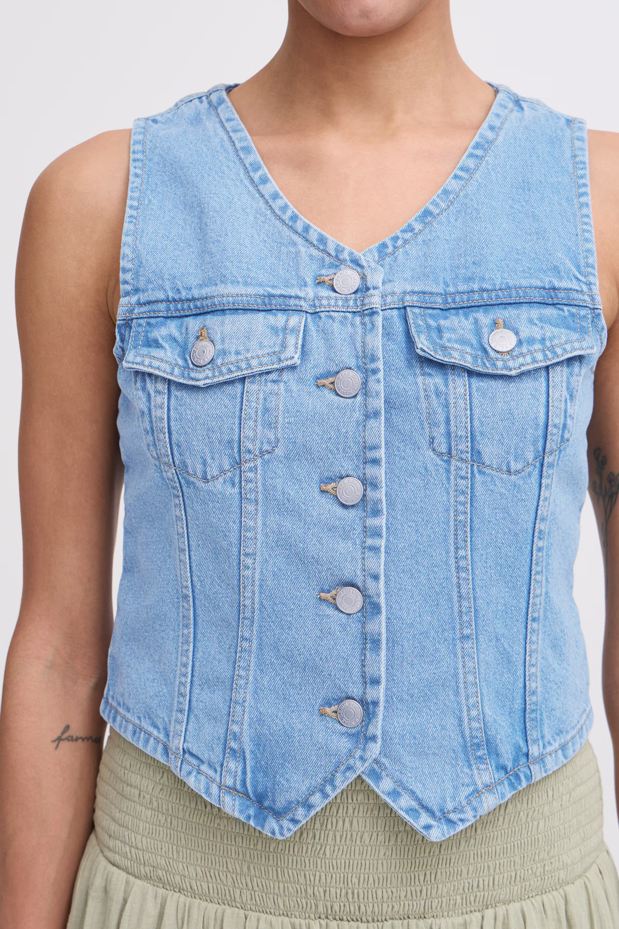 BYKALLIE Vest LOOKBOOK DETAIL 20816755-200460