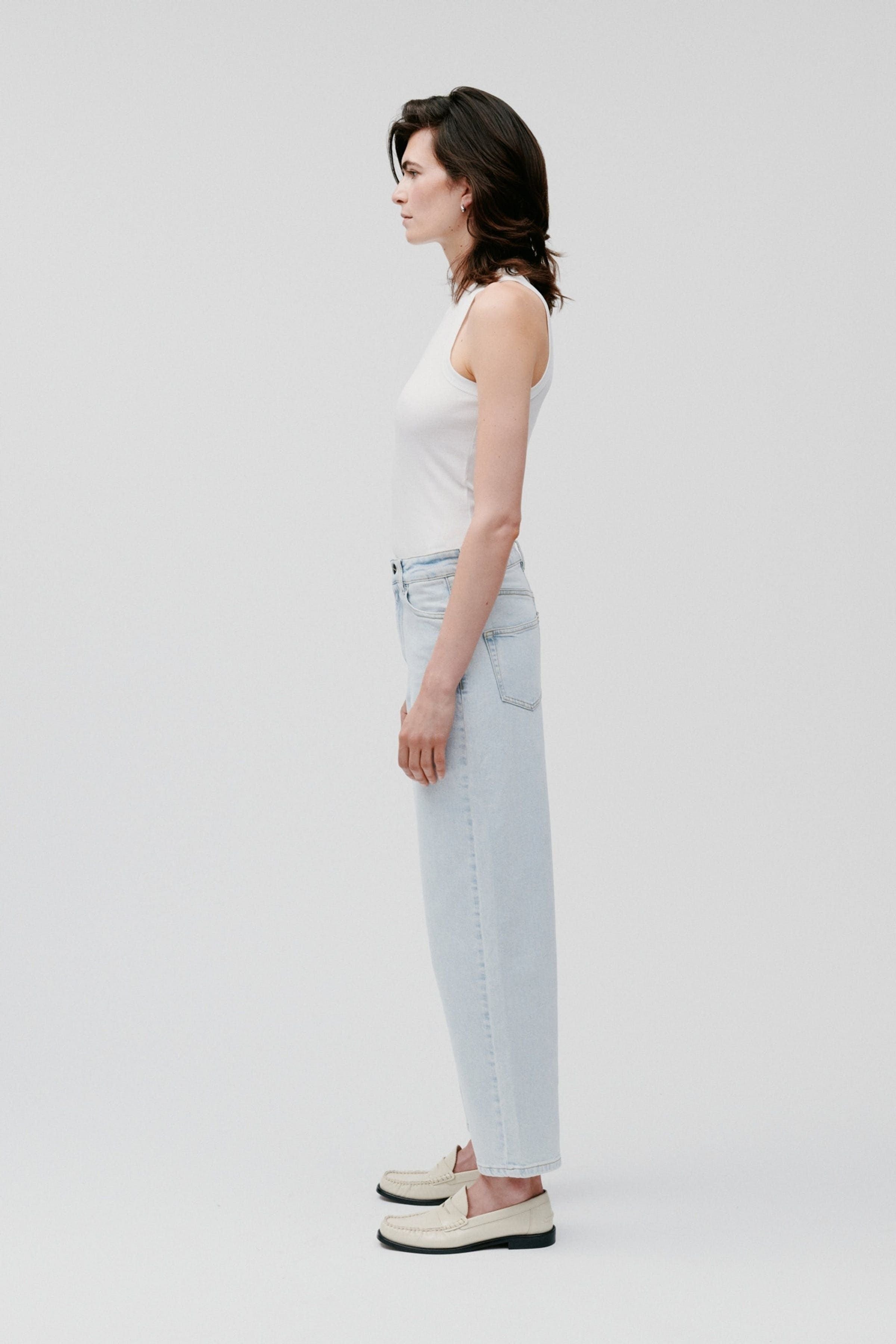 IOPETRA JEANS LOOKBOOK FRONT 30600612-BL806