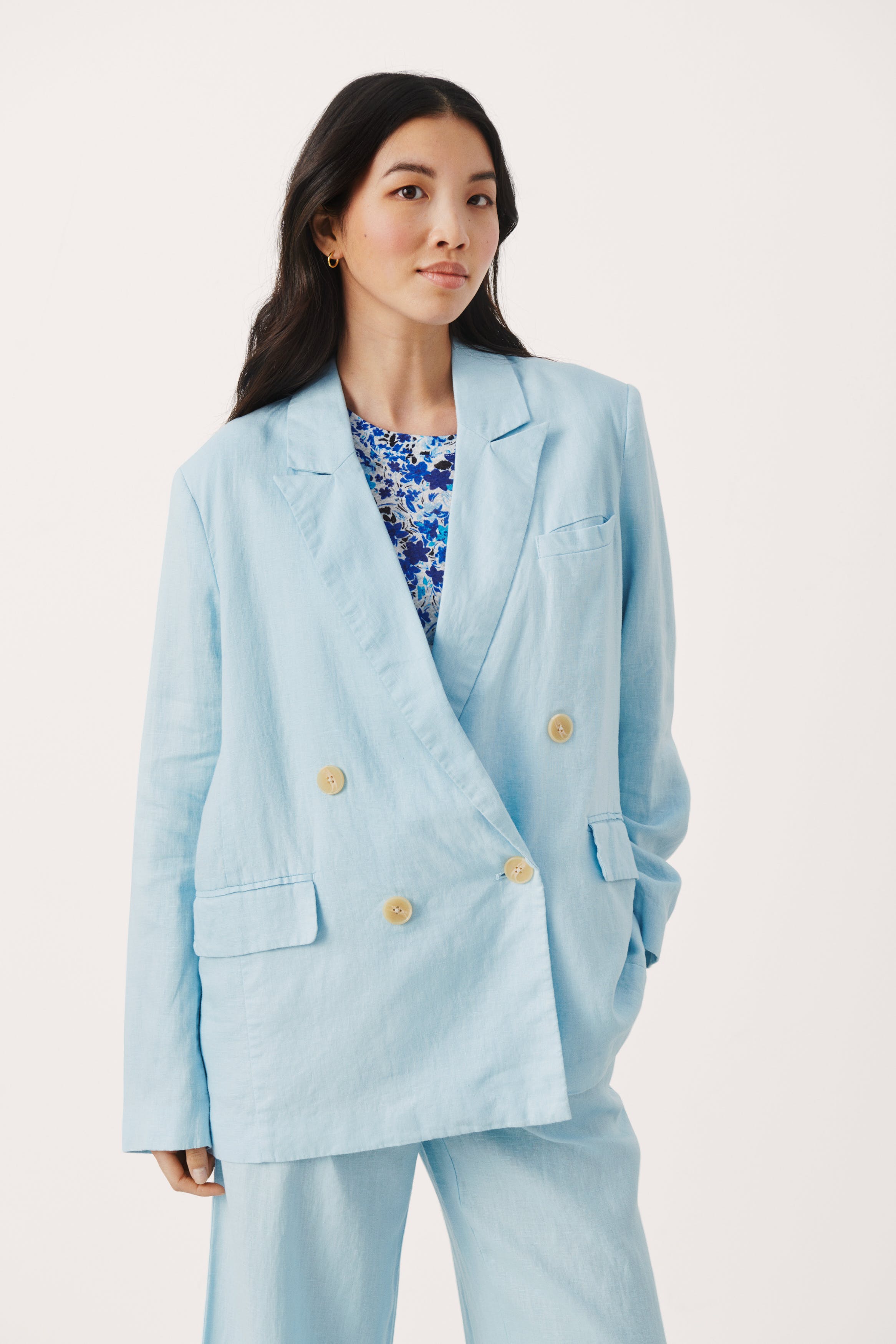 SonjasPW Linneblazer LOOKBOOK FRONT 30307749-134411