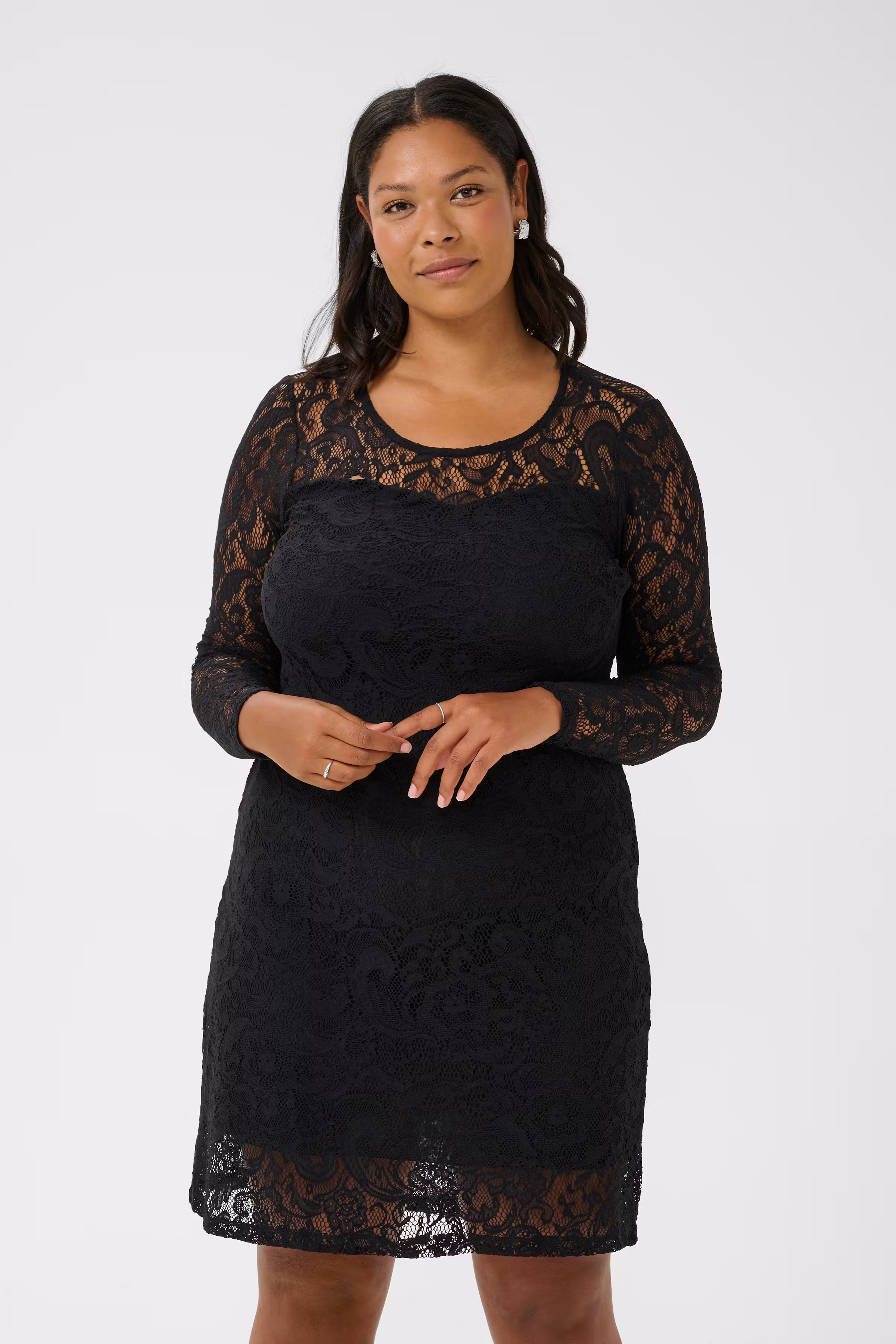 KCluca Spitzenkleid LOOKBOOK FRONT 10583376-100121