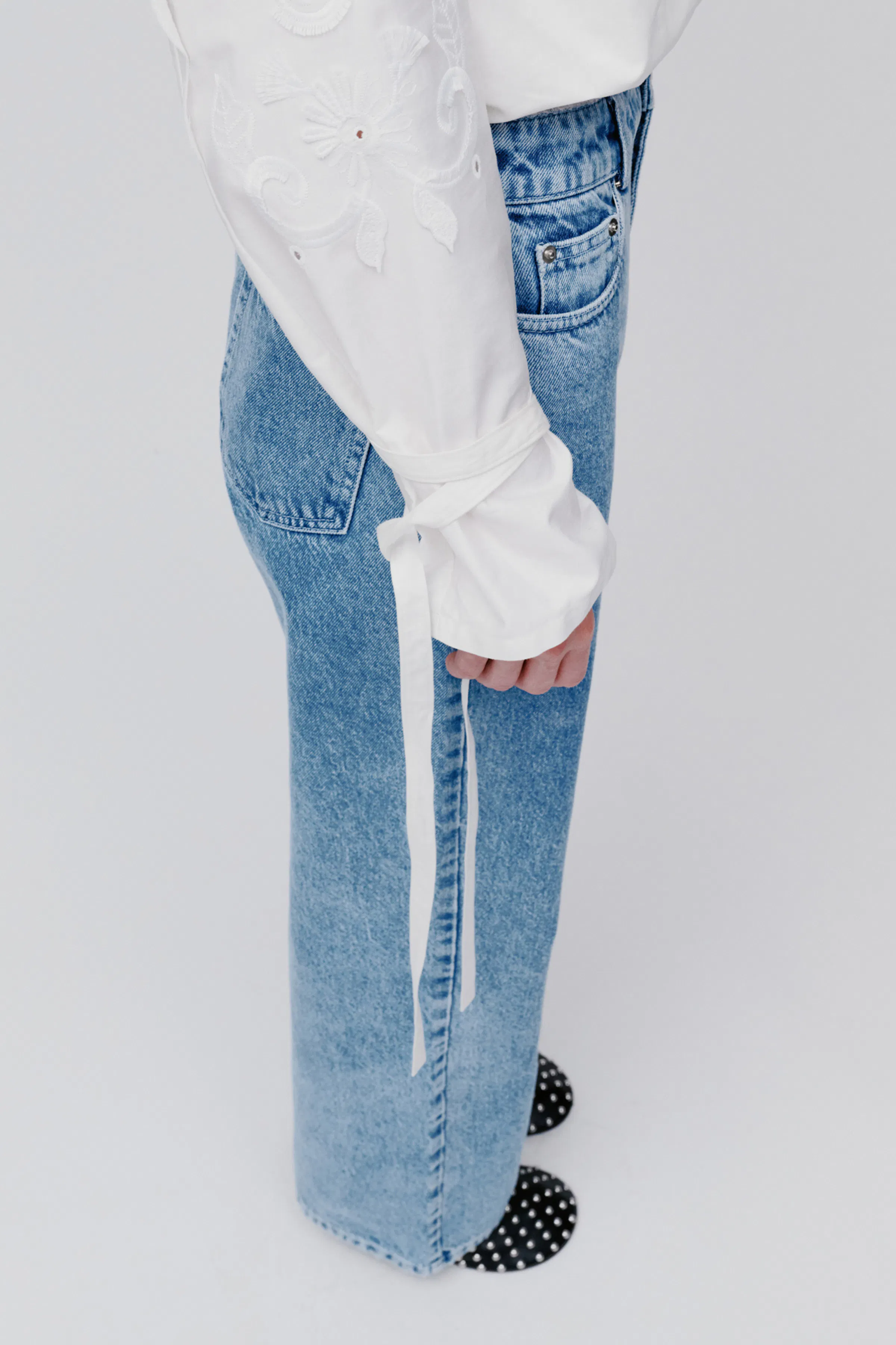 IO PETRA ANN JEANS LOOKBOOK FRONT 30600620-BL854