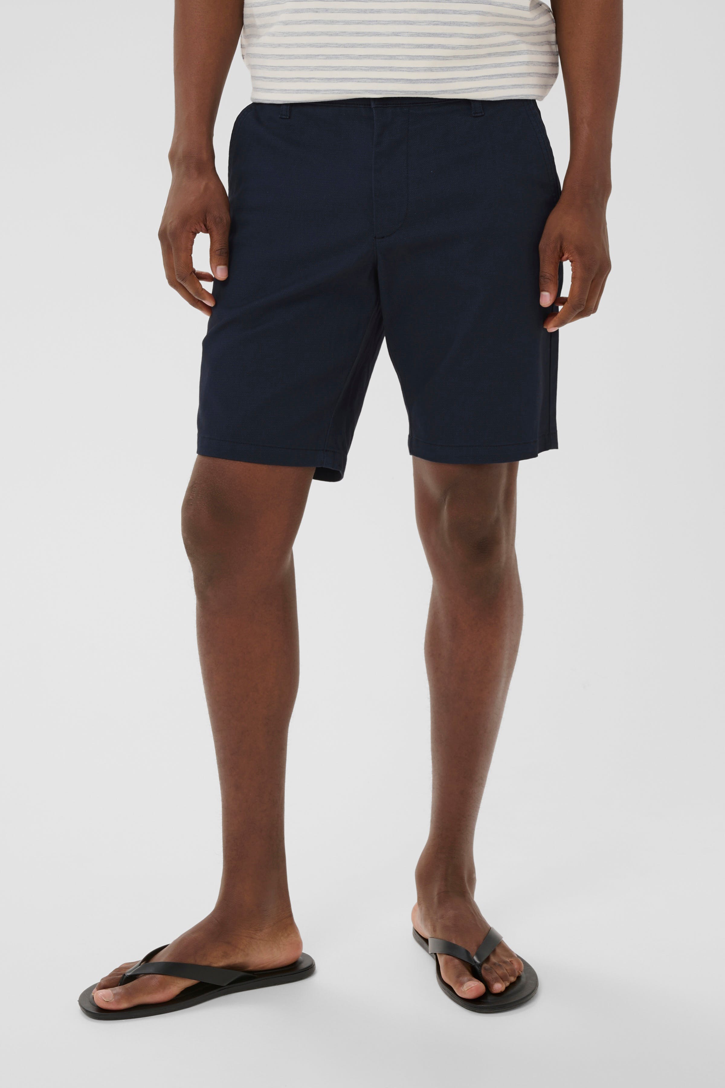 MAthomas Shorts LOOKBOOK FRONT 30207368-194011