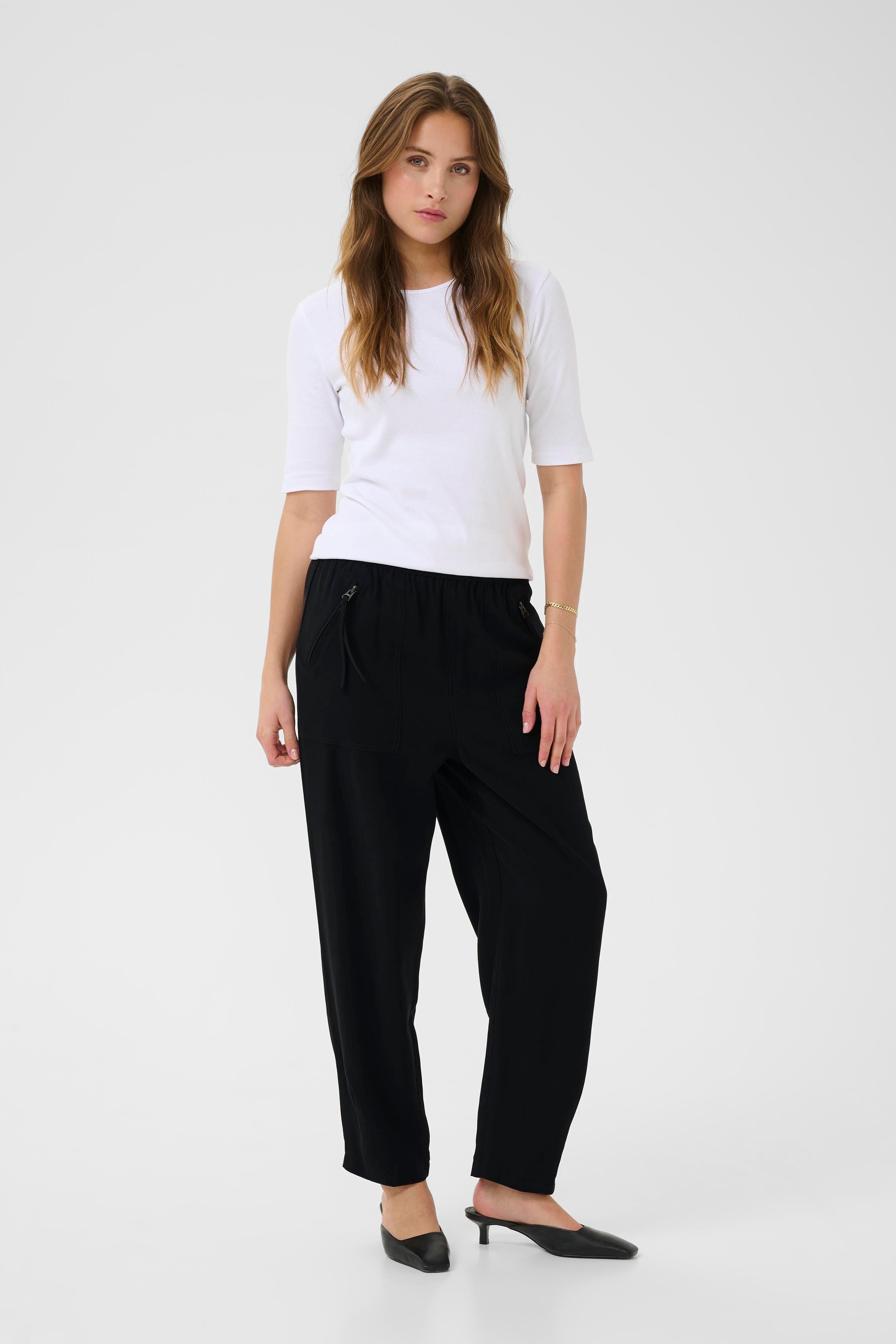 KAsonja Trousers LOOKBOOK FRONT 10510308-100121