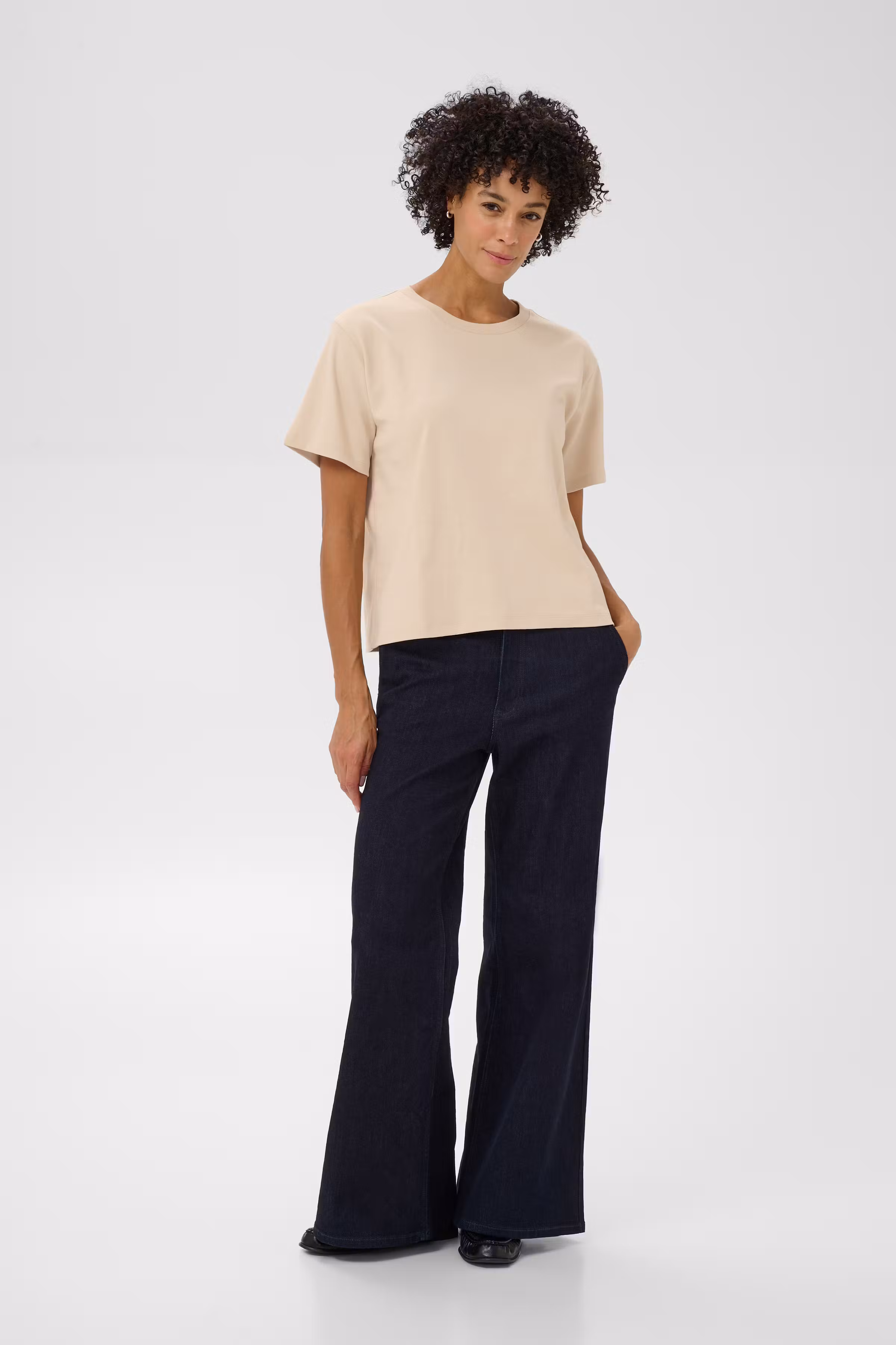 AnnePW T-shirt LOOKBOOK FRONT 30308060-130400