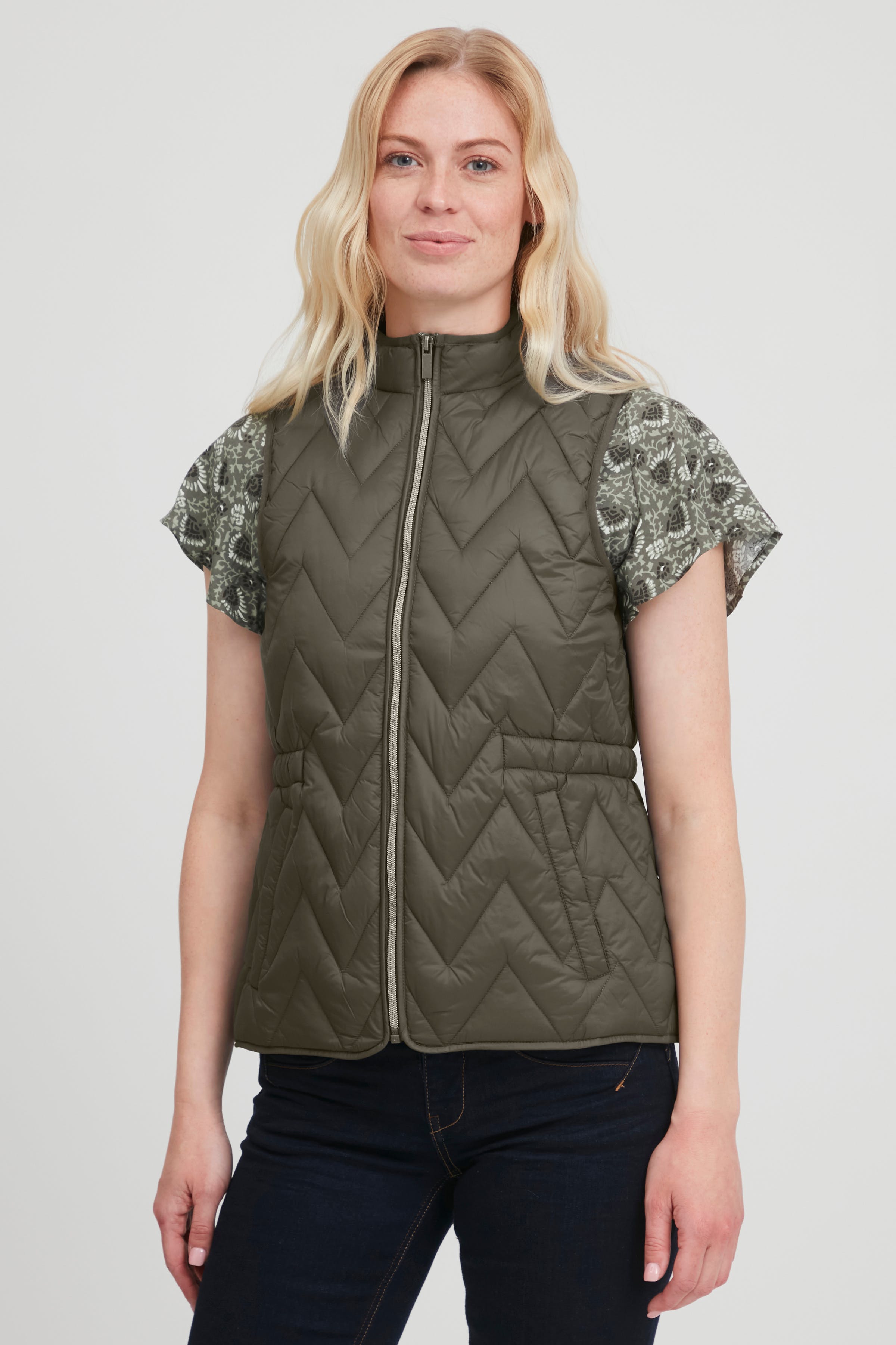 FRBAPADDING Vest yttertøj LOOKBOOK FRONT 20609338-190506