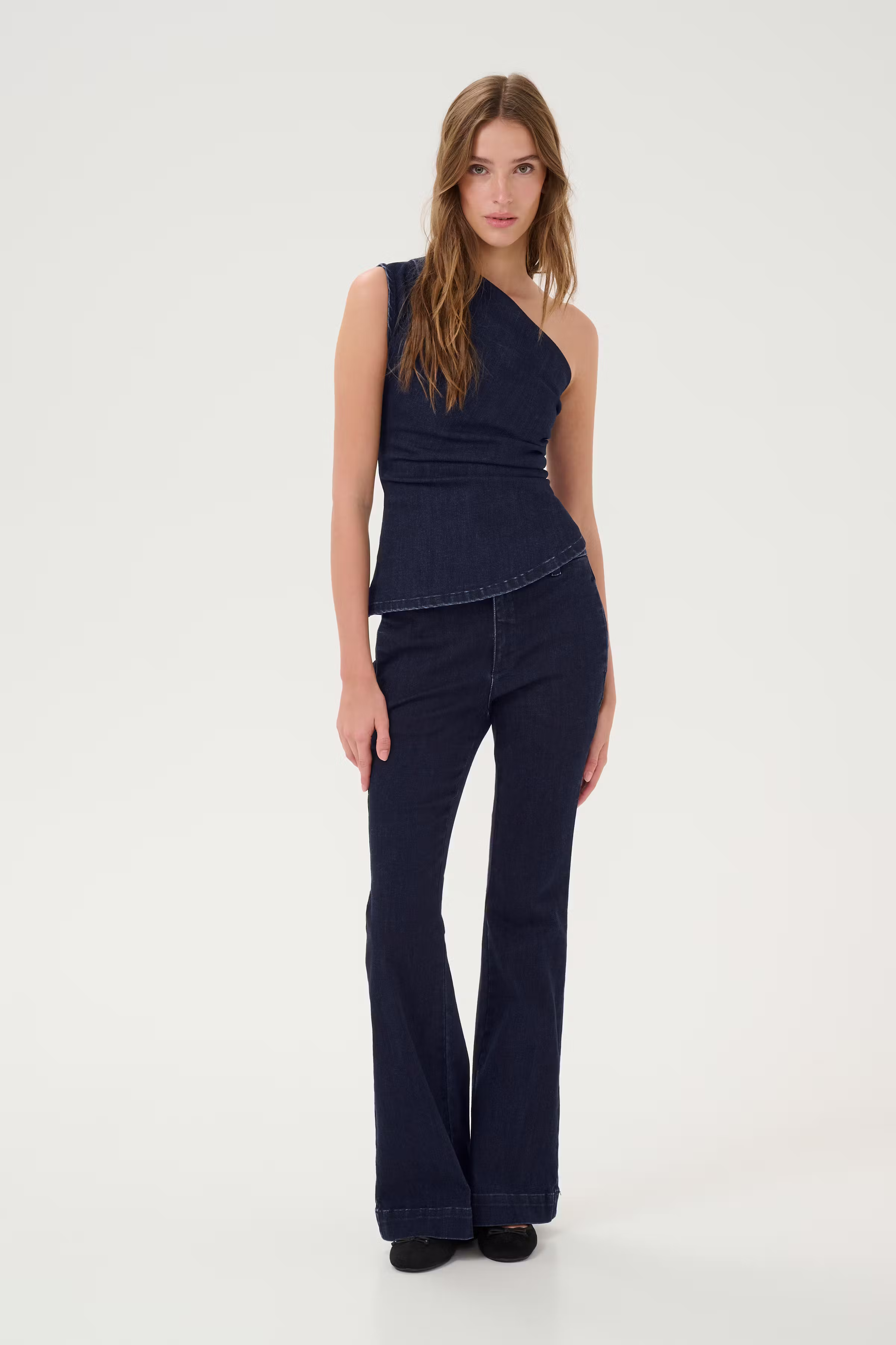 AyoMW Top LOOKBOOK FRONT 10705035-100067