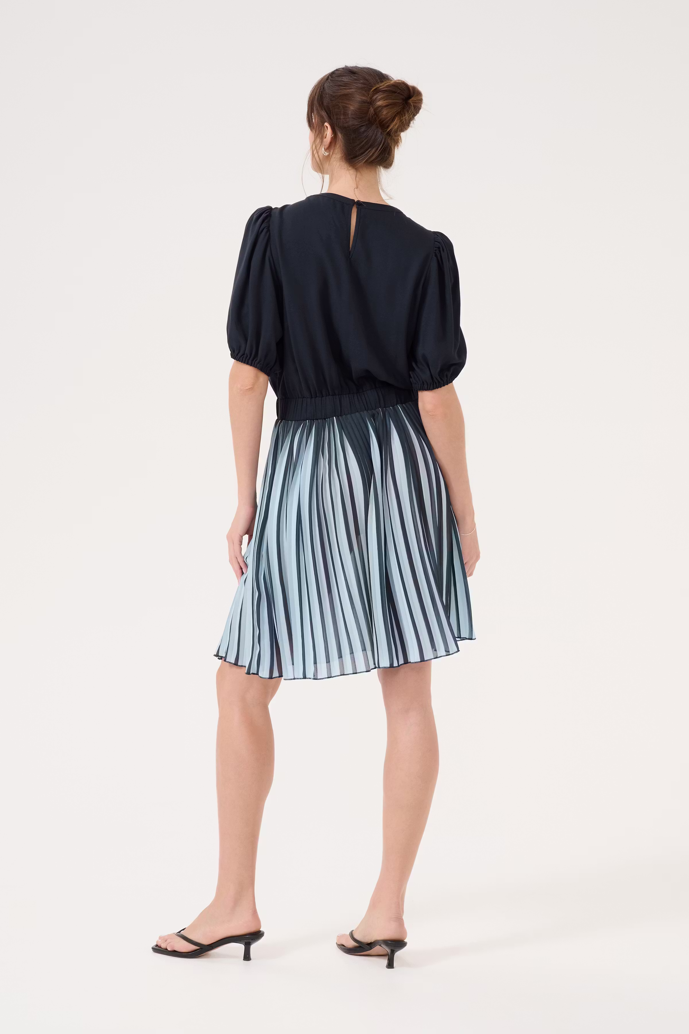 CUcain Kjole LOOKBOOK BACK 50111647-194011