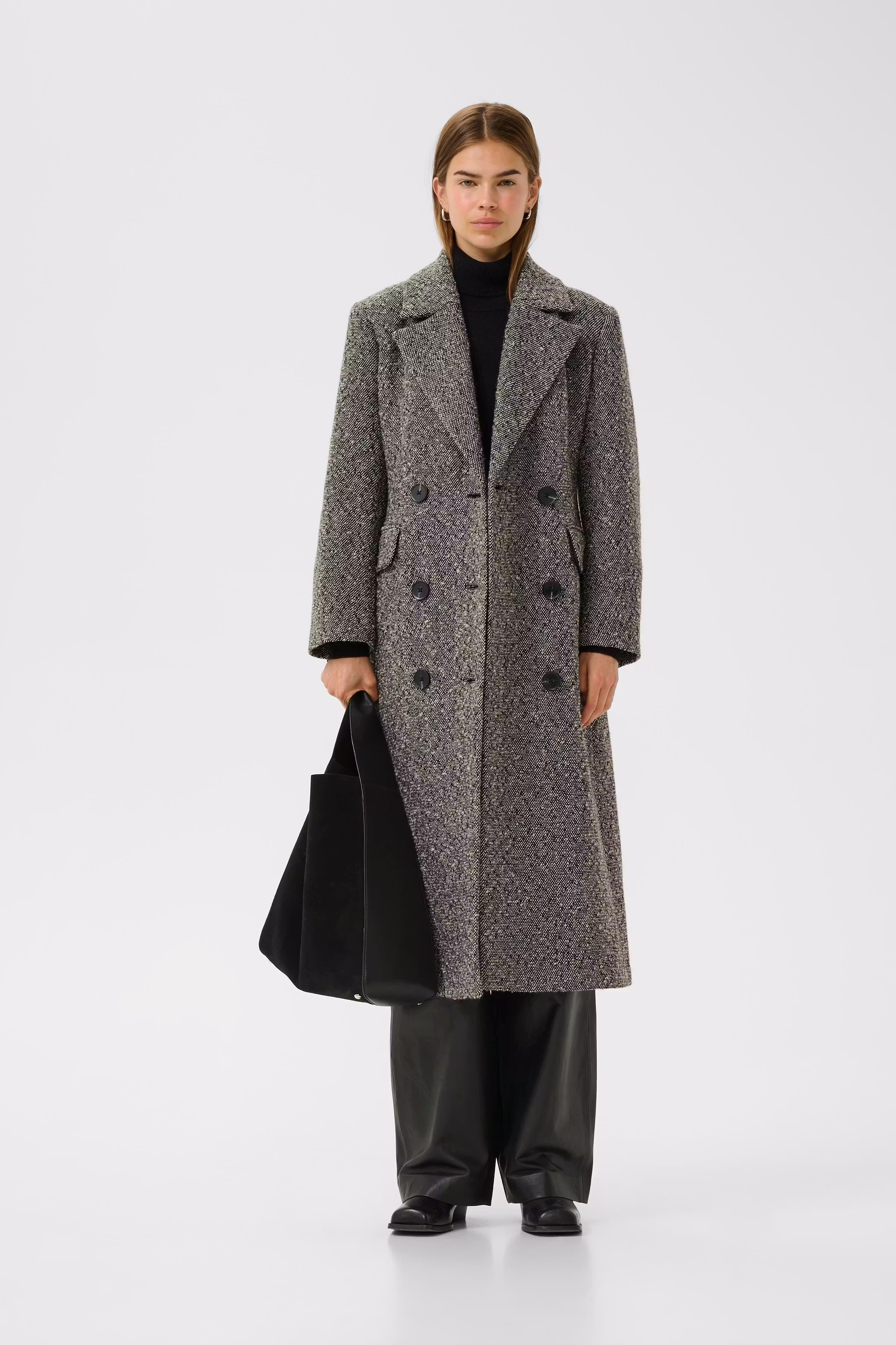 YashaIW Lapel Mantel LOOKBOOK FRONT 30110613-300027