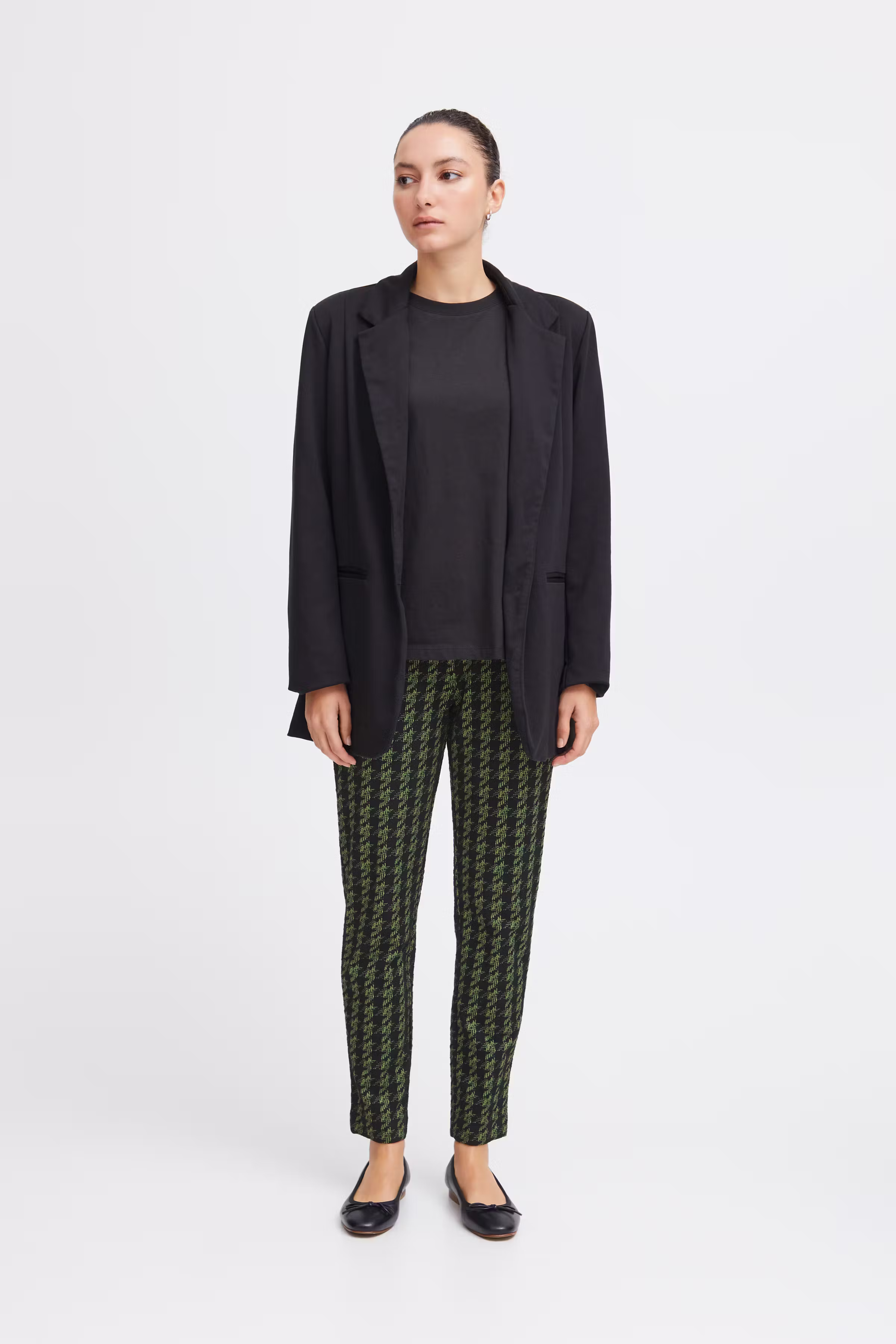 IHKATE Hose LOOKBOOK FRONT 20120297-202720