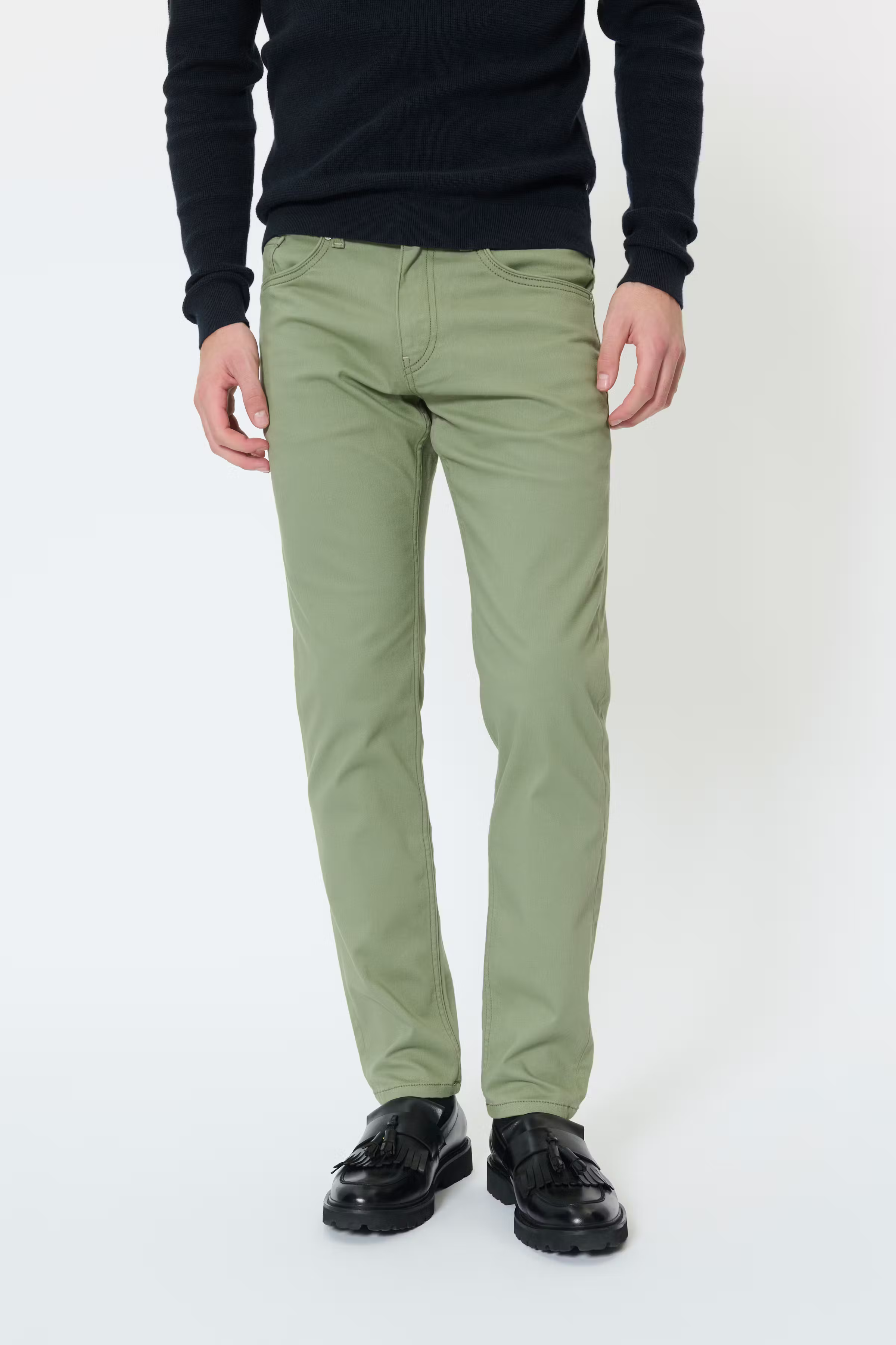 MApete Hose LOOKBOOK FRONT 30205683-176212