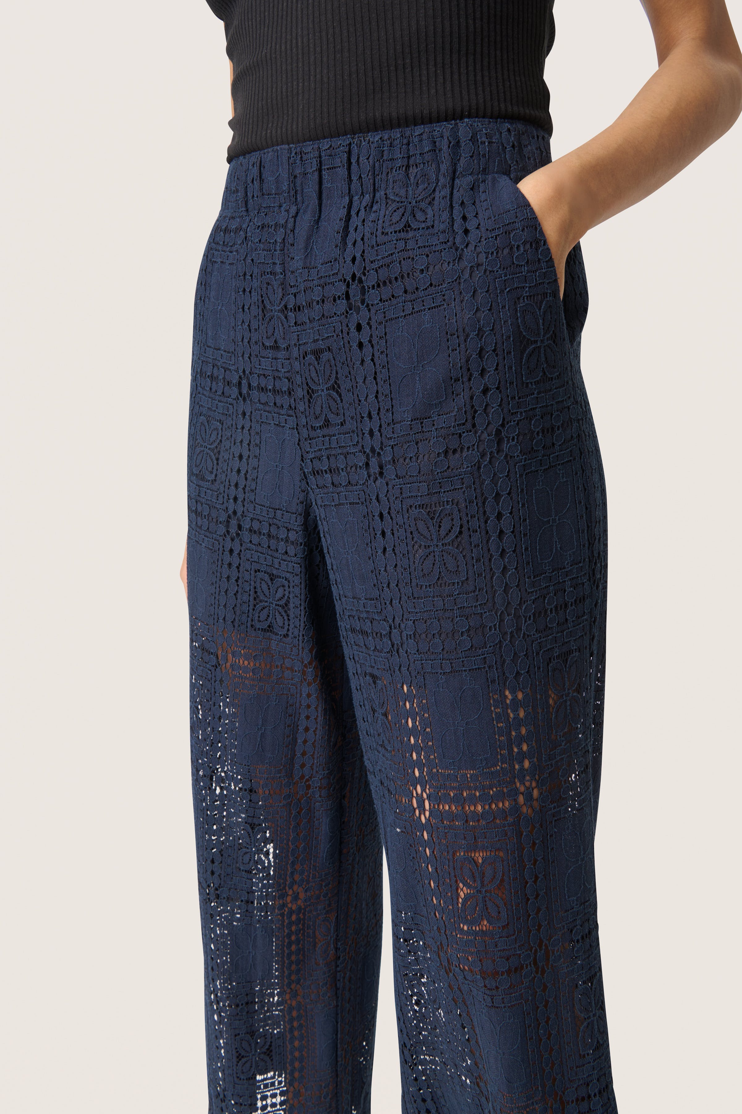 SLCoopelia Byxor LOOKBOOK DETAIL 30408333-193924