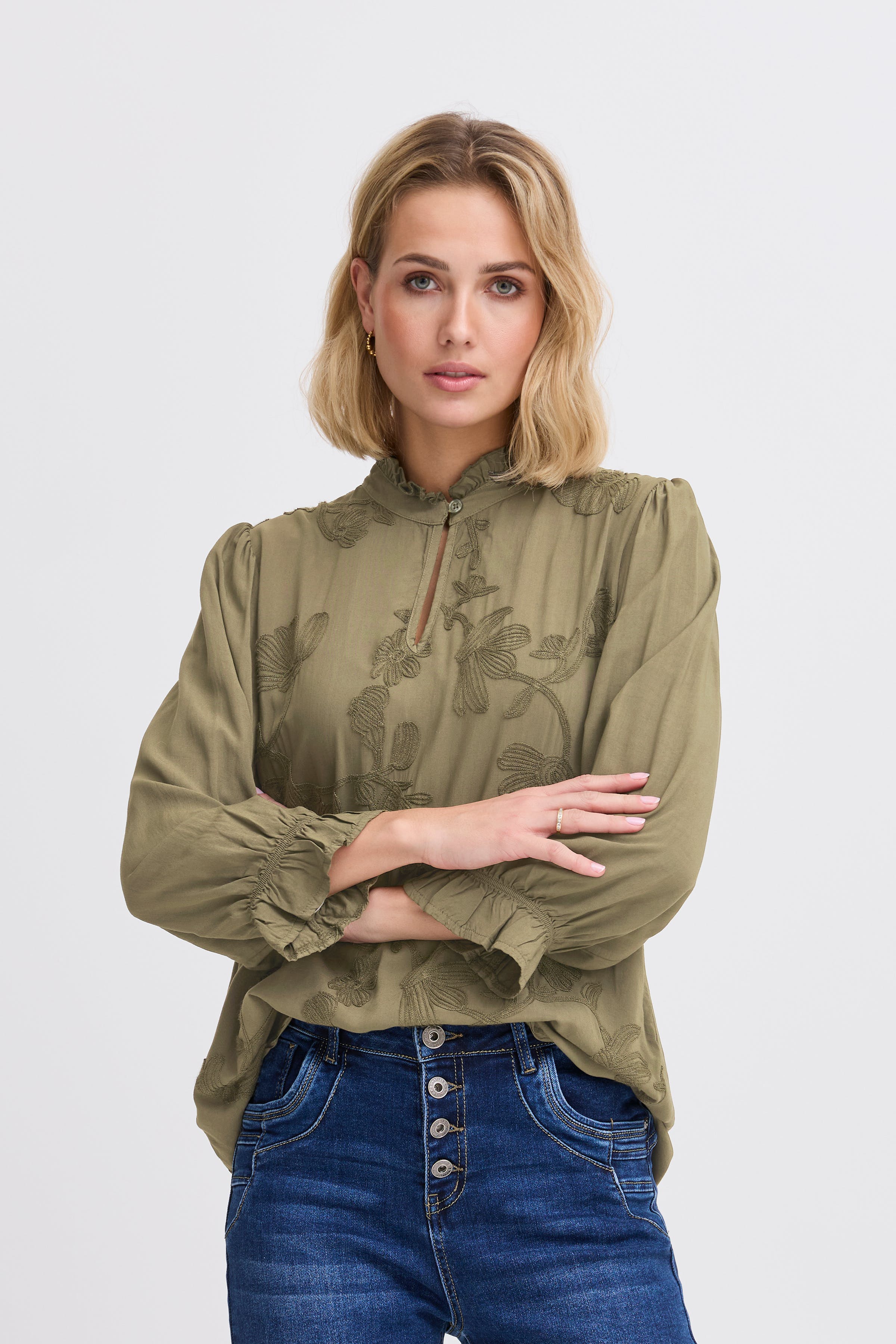 SBLAWIN Bluse LOOKBOOK FRONT 22100877-180515