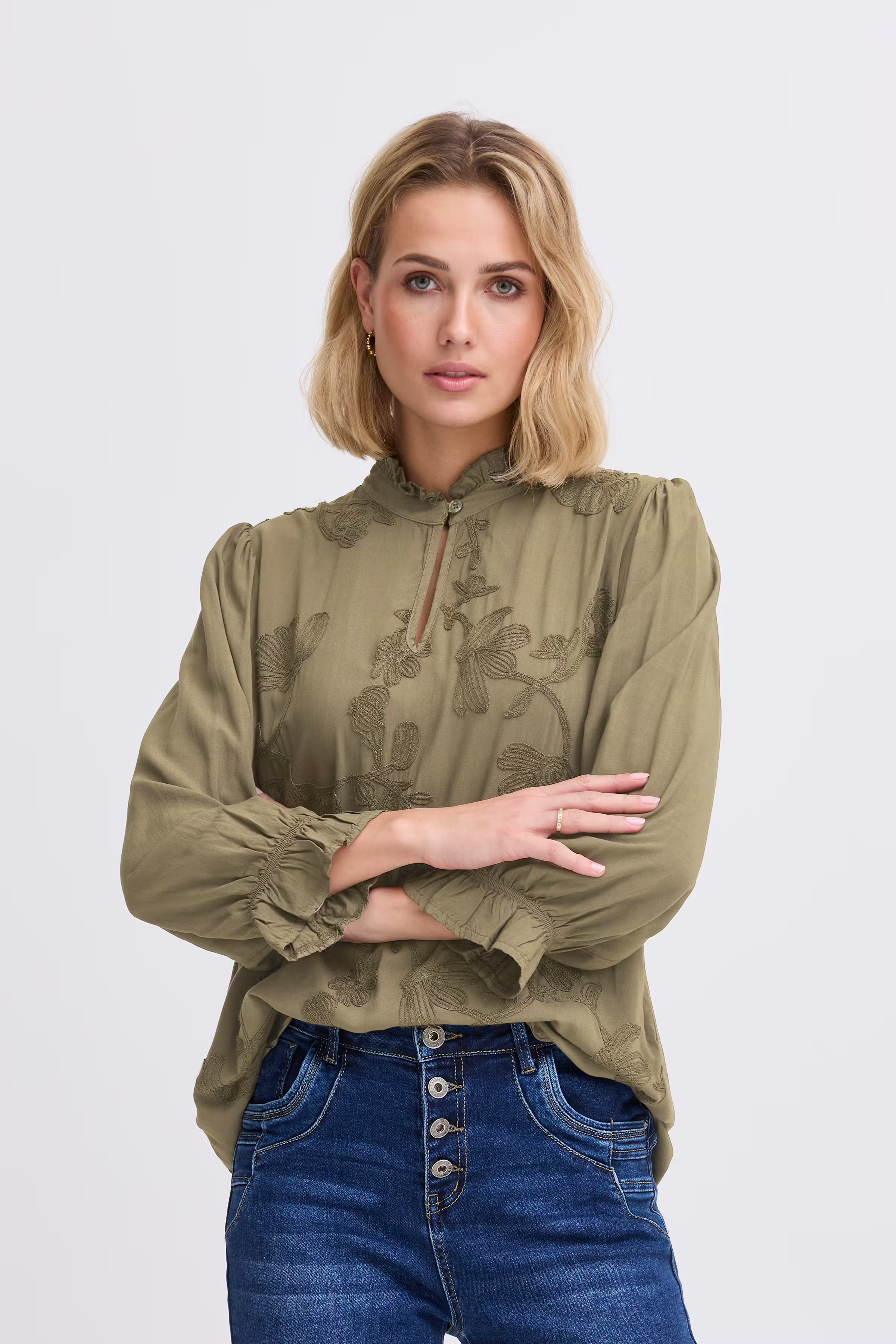 SBLAWIN Bluse LOOKBOOK FRONT 22100877-180515