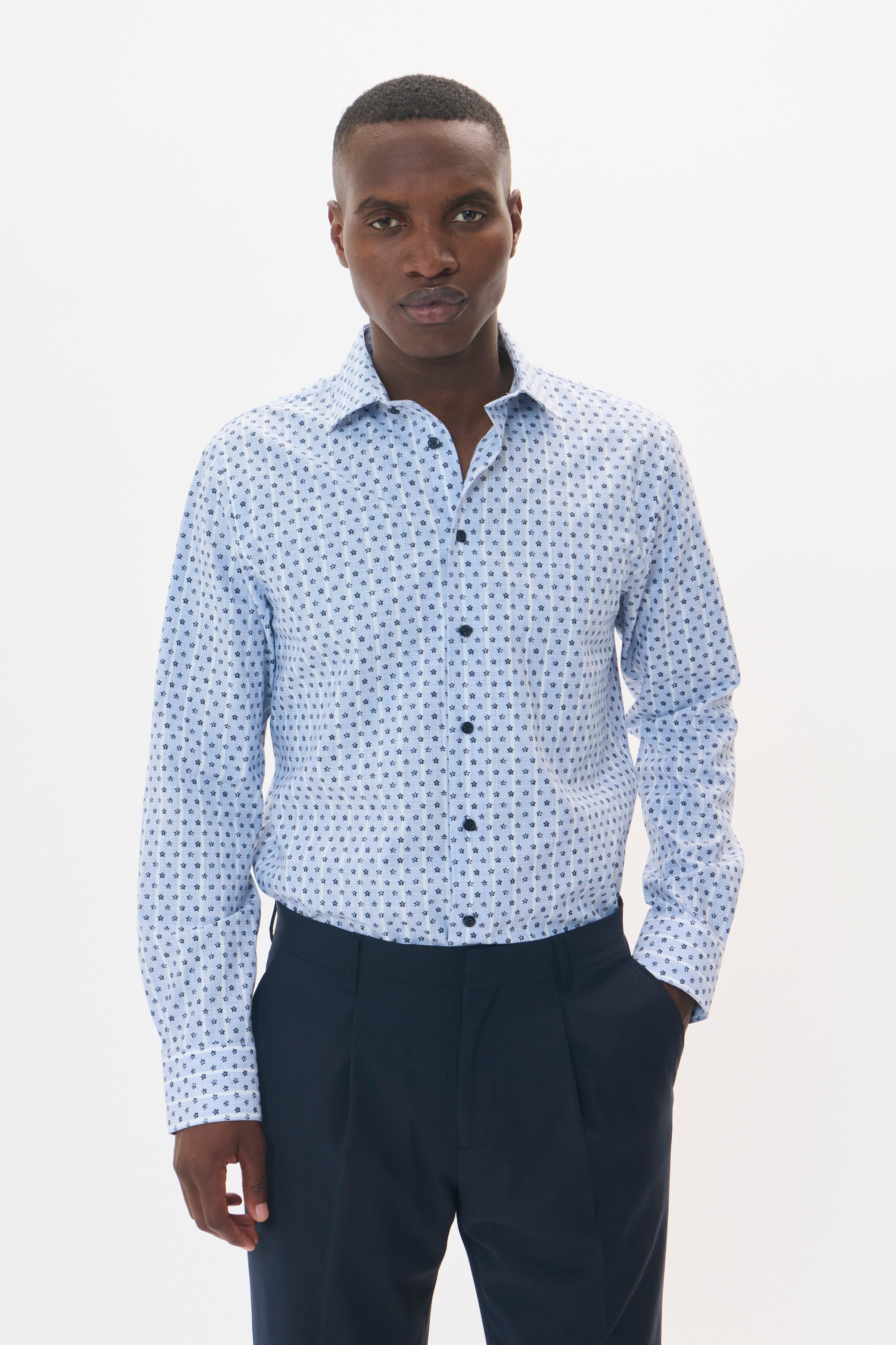 MAmarc Shirt LOOKBOOK FRONT 30207876-194011