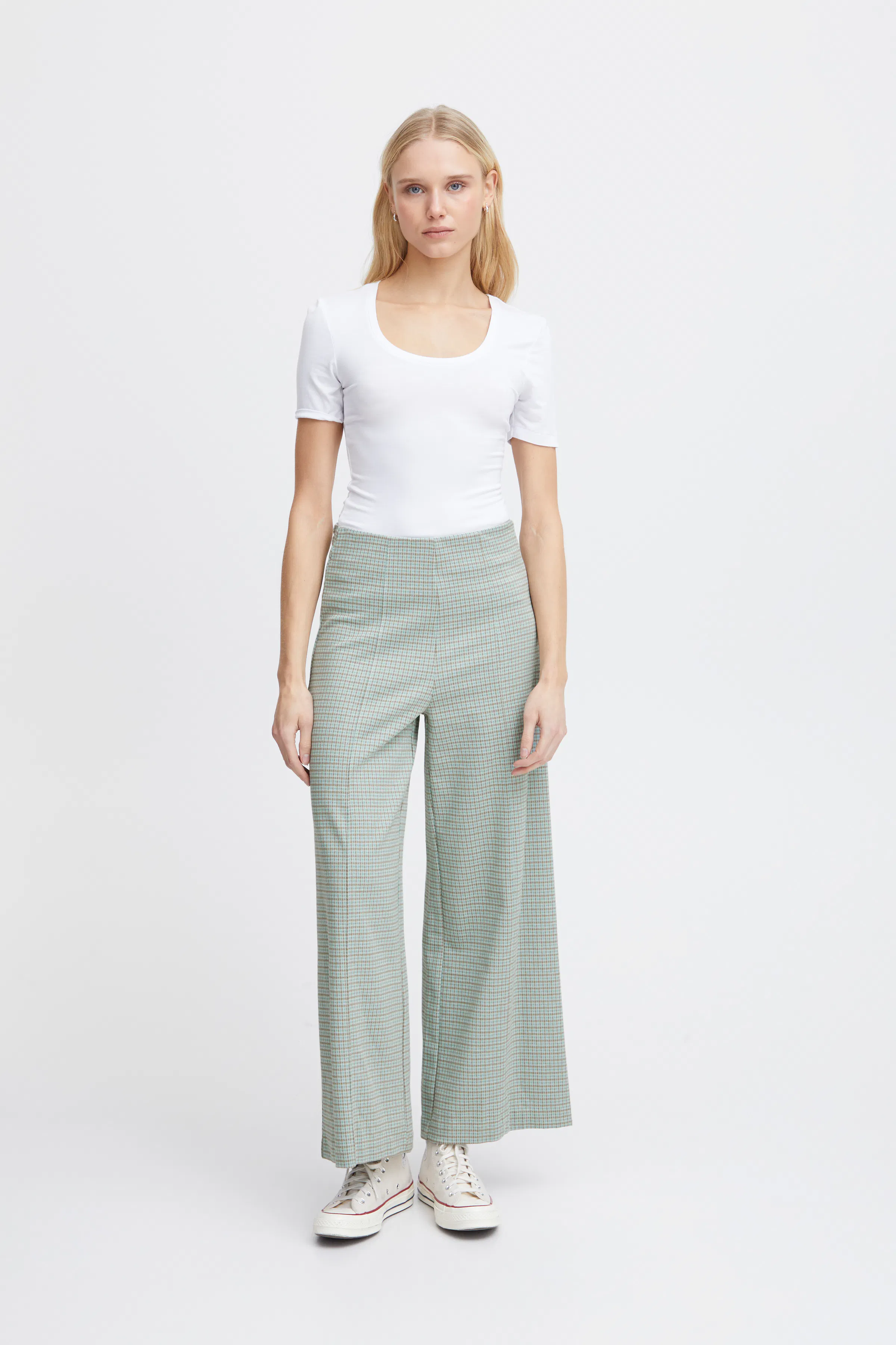 IHKATE Hose LOOKBOOK FRONT 20115719-144506