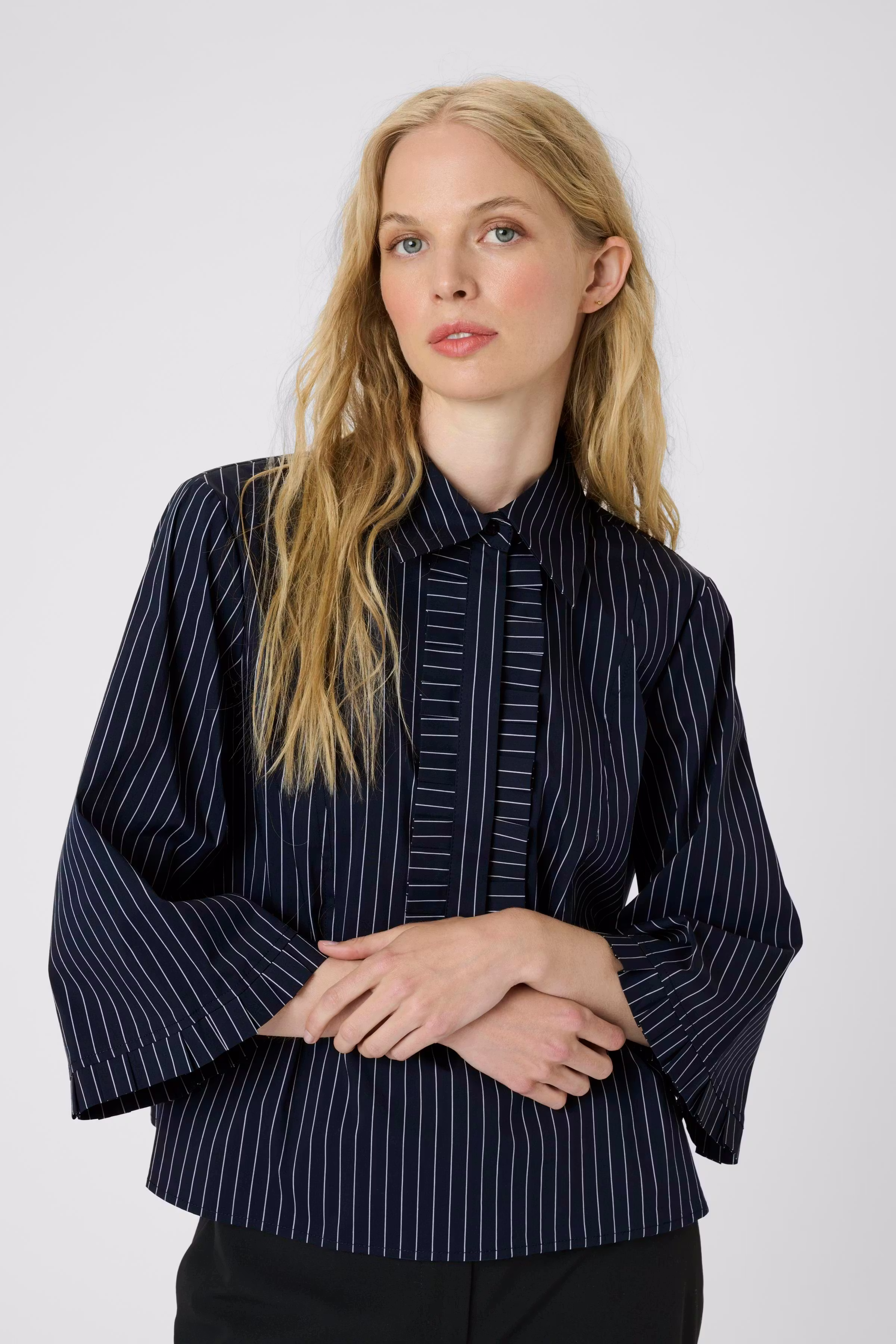 KBAmy Shirt LOOKBOOK FRONT 10105536-107961