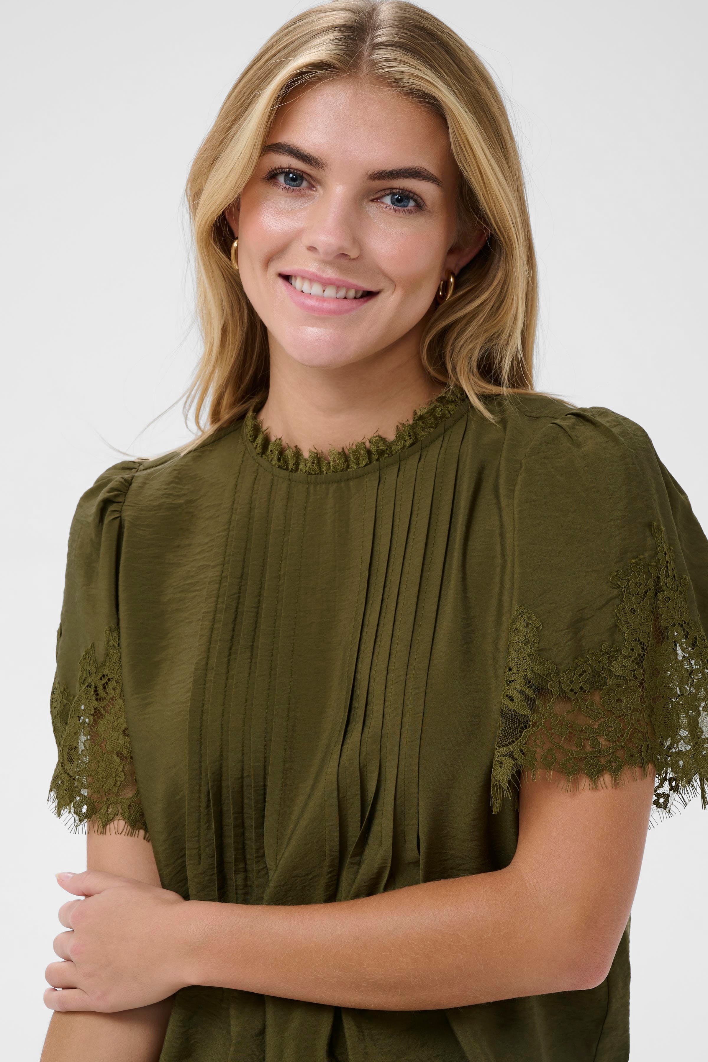 PrudenceSZ Blouse LOOKBOOK DETAIL 30514884-190516