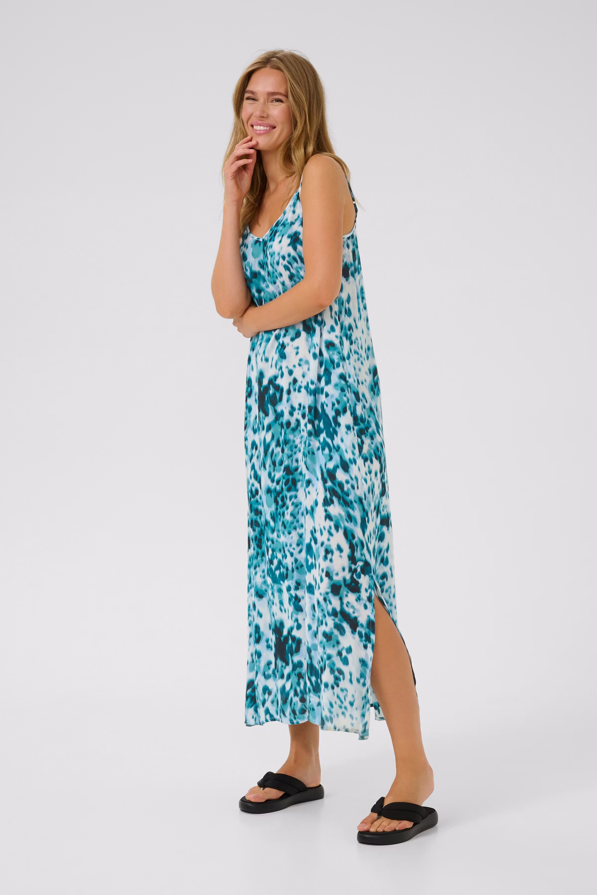 KAthora Kjole LOOKBOOK FRONT 10510045-107662