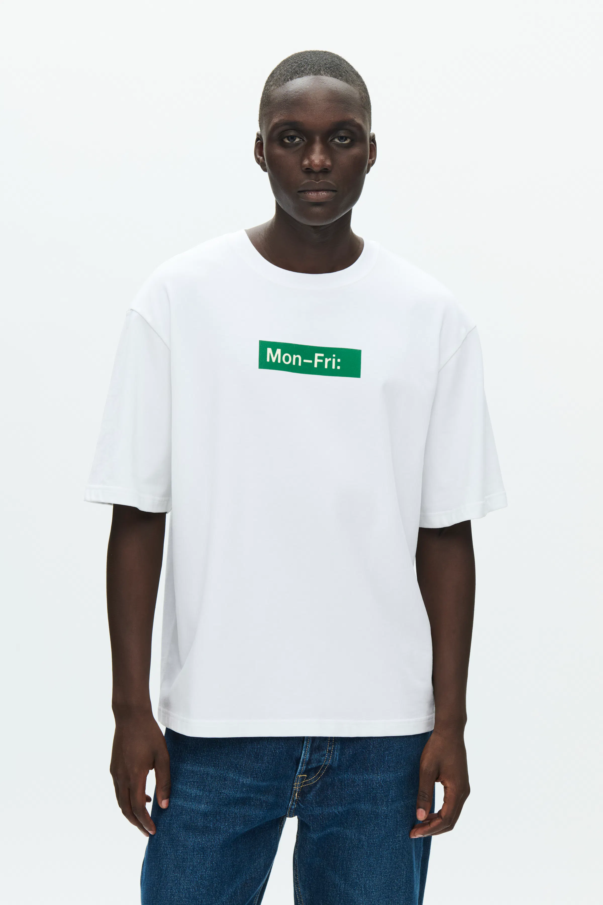 WWGary T-shirt mon-fri LOOKBOOK FRONT 30252003-110601