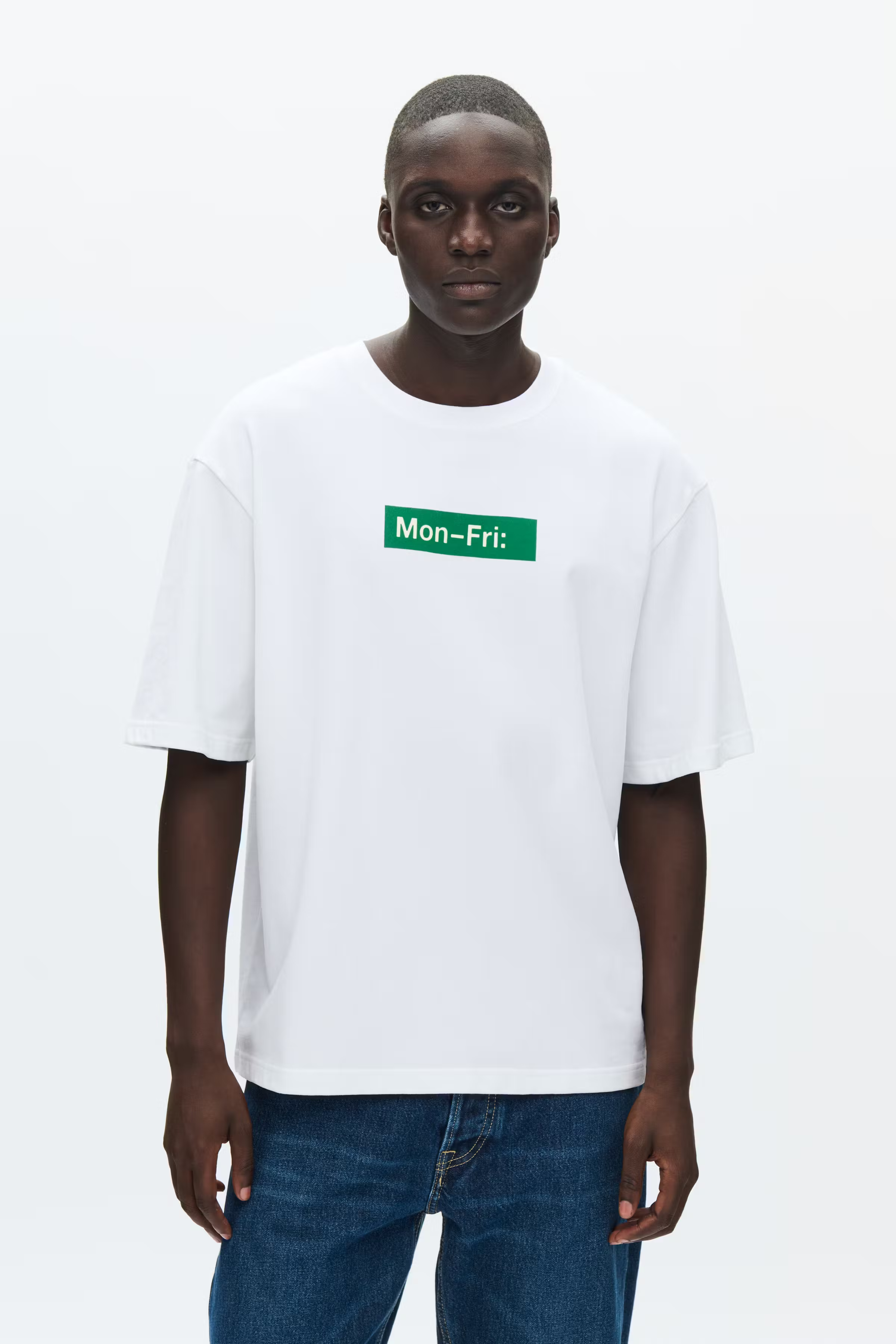 WWGary T-shirt mon-fri LOOKBOOK FRONT 30252003-110601