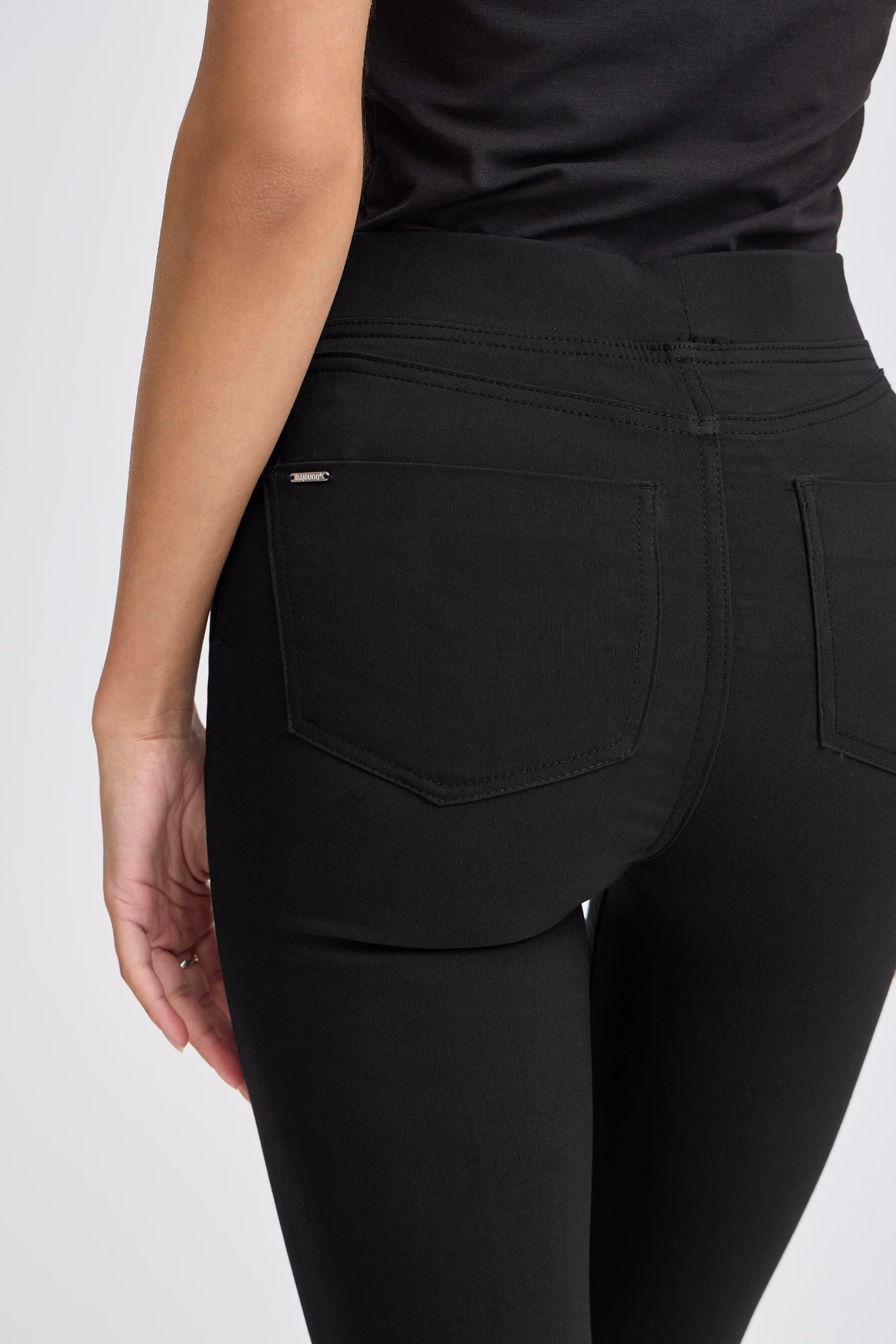 BYKEIRA Capri bukser LOOKBOOK DETAIL 20805612-200451