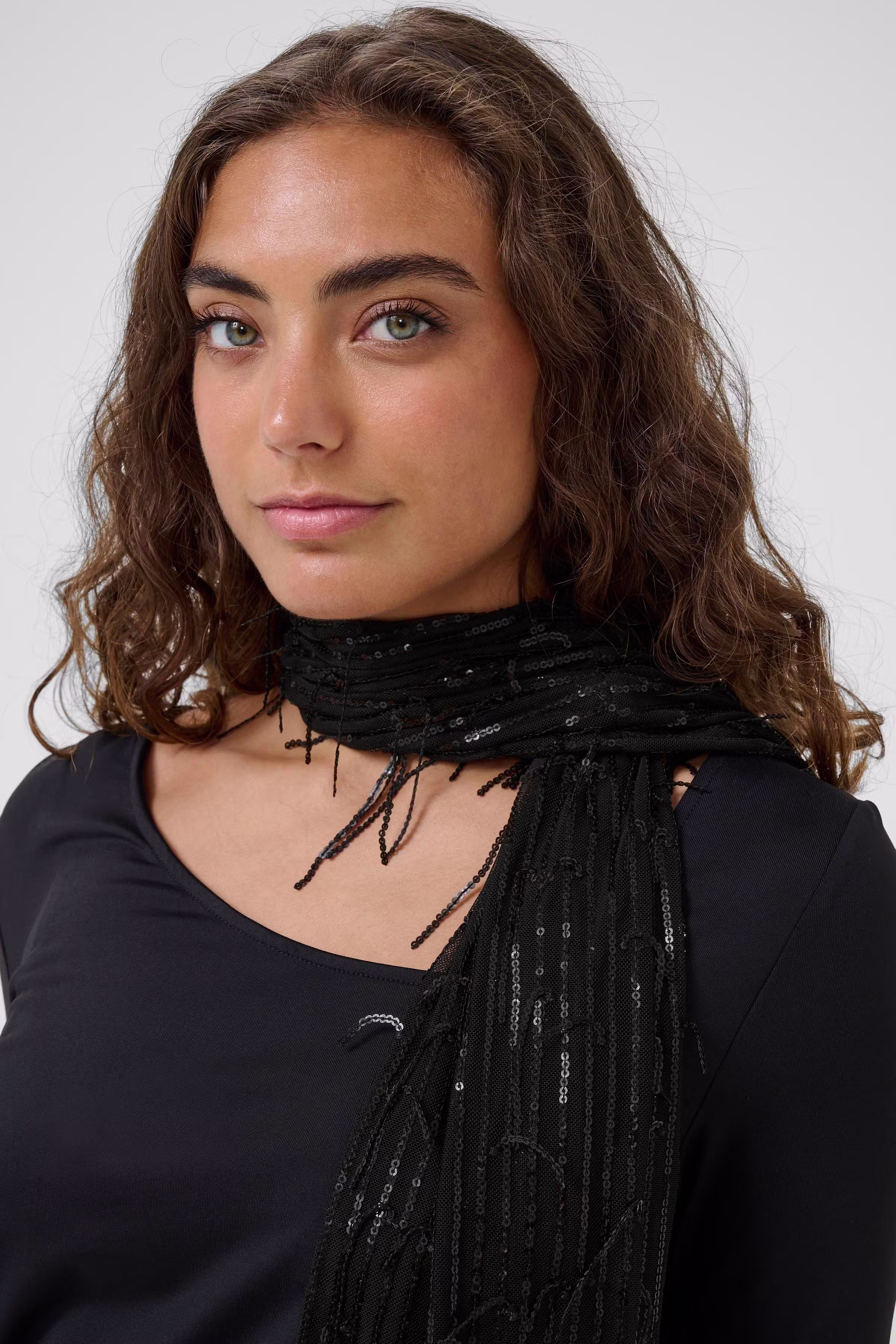 CUbling Paillettørklæde LOOKBOOK DETAIL 50112542-500012