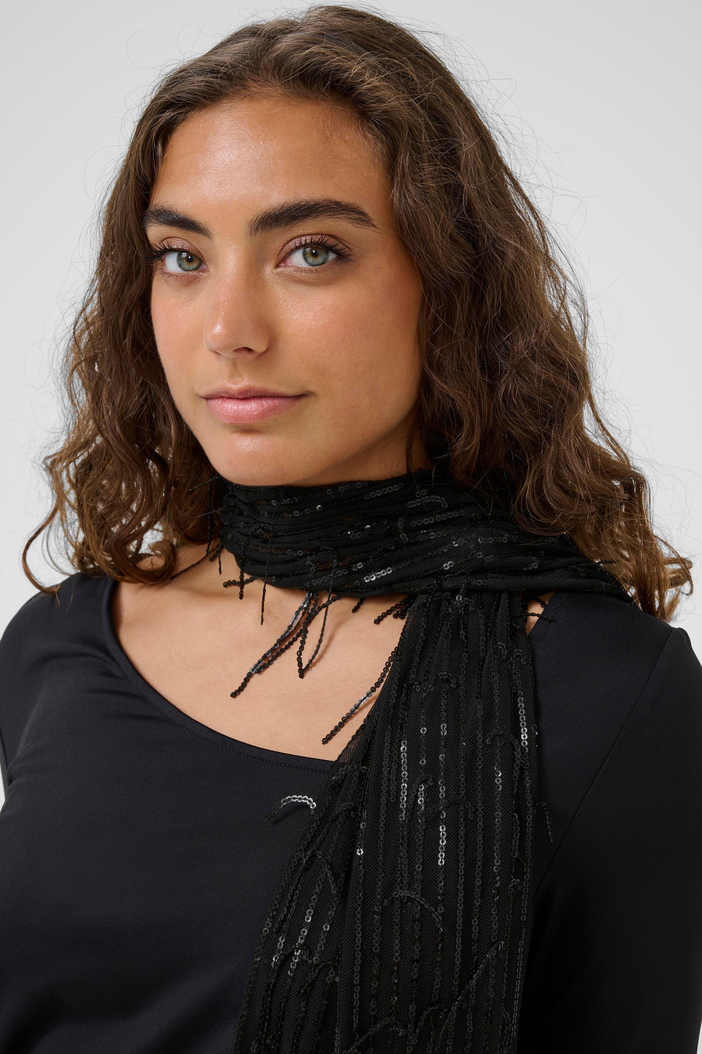 CUbling Sequin scarf LOOKBOOK DETAIL 50112542-500012