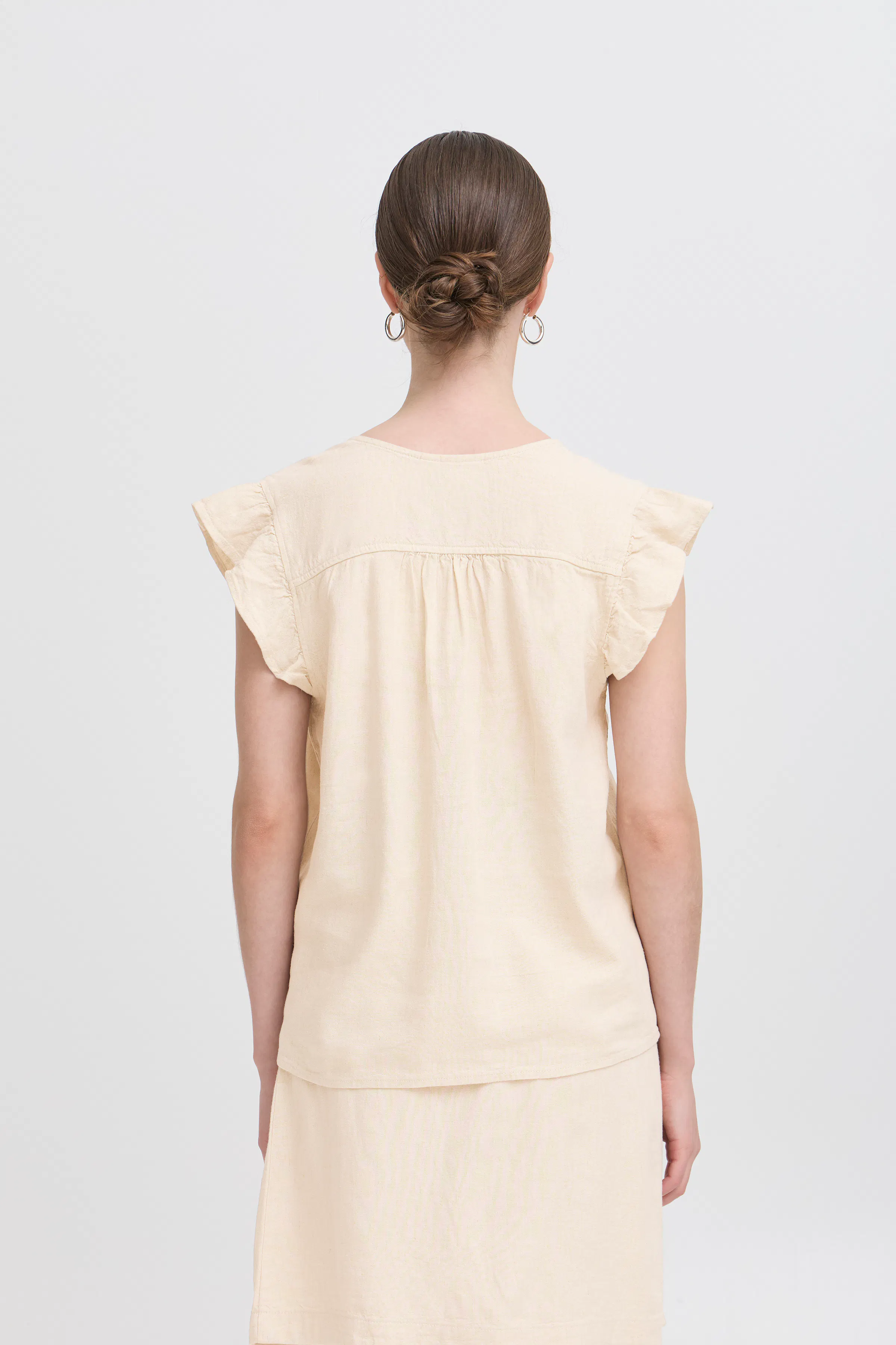IHLINNO Ærmeløs bluse LOOKBOOK BACK 20122924-204424