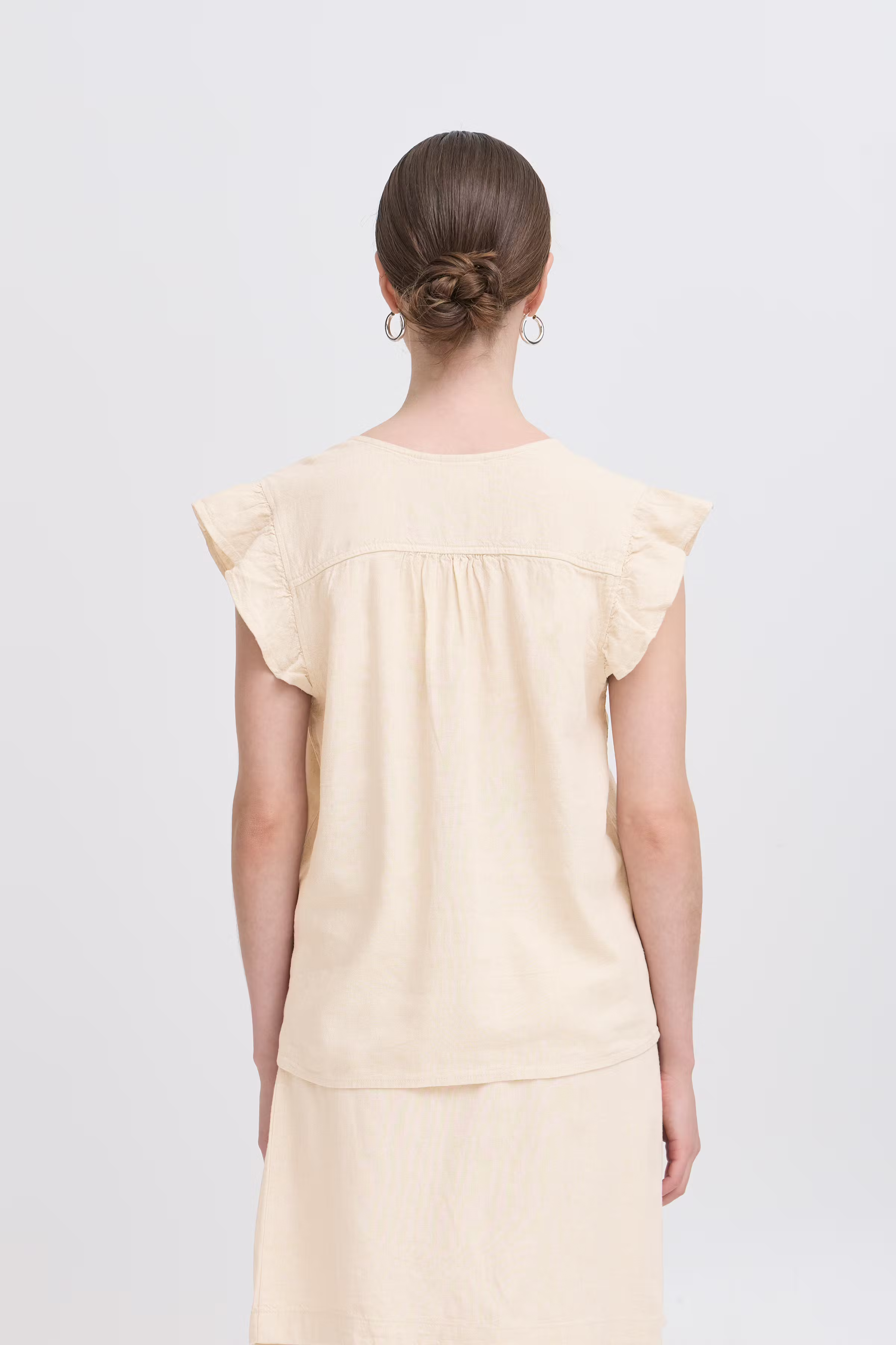 IHLINNO Ærmeløs bluse LOOKBOOK BACK 20122924-204424