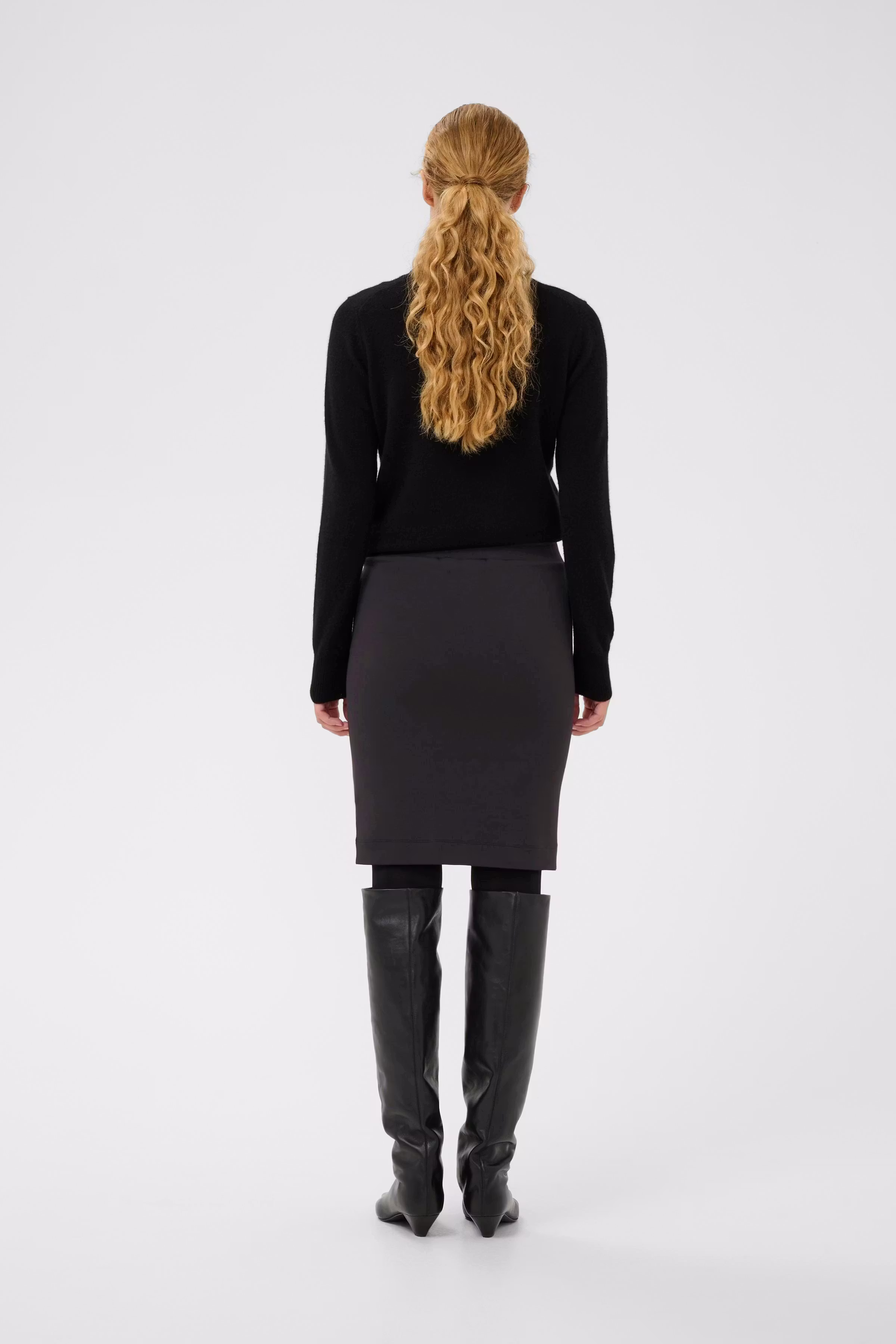 KaronyIW Skirt LOOKBOOK BACK 30110733-194008