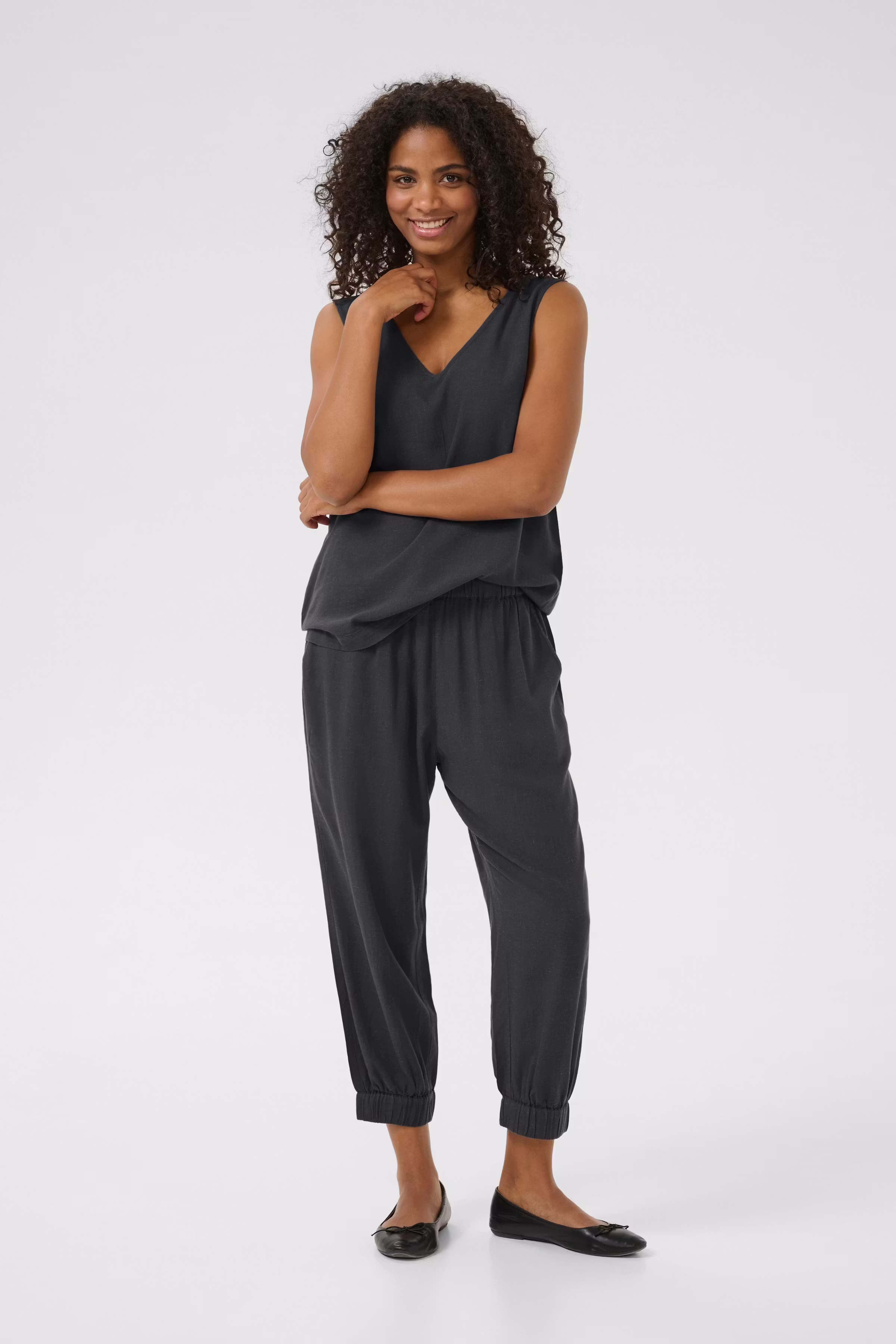 KAmilia Lin Bukser LOOKBOOK FRONT 10509669-190205