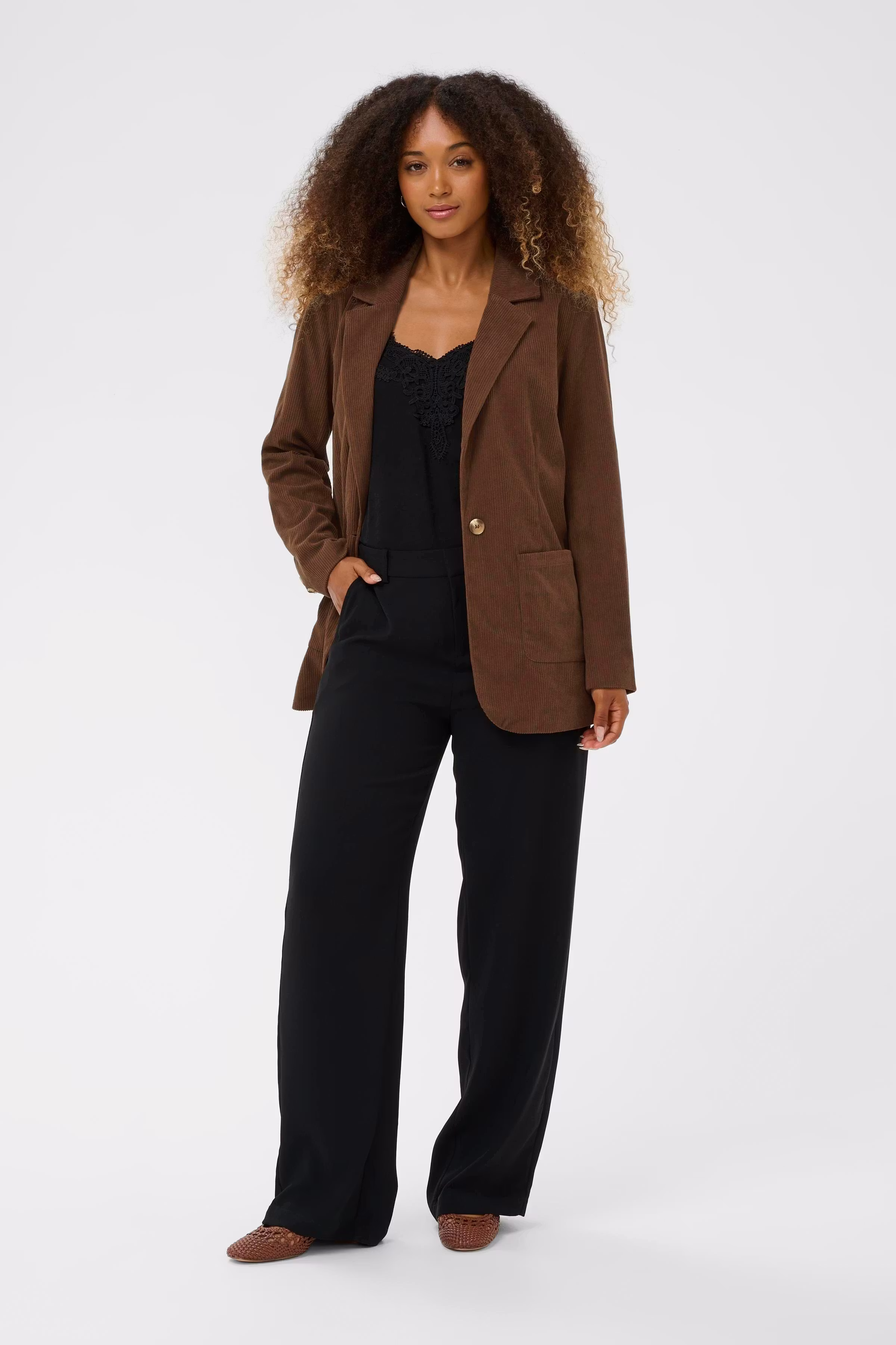 CRKanna Blazer LOOKBOOK FRONT 10614145-191227