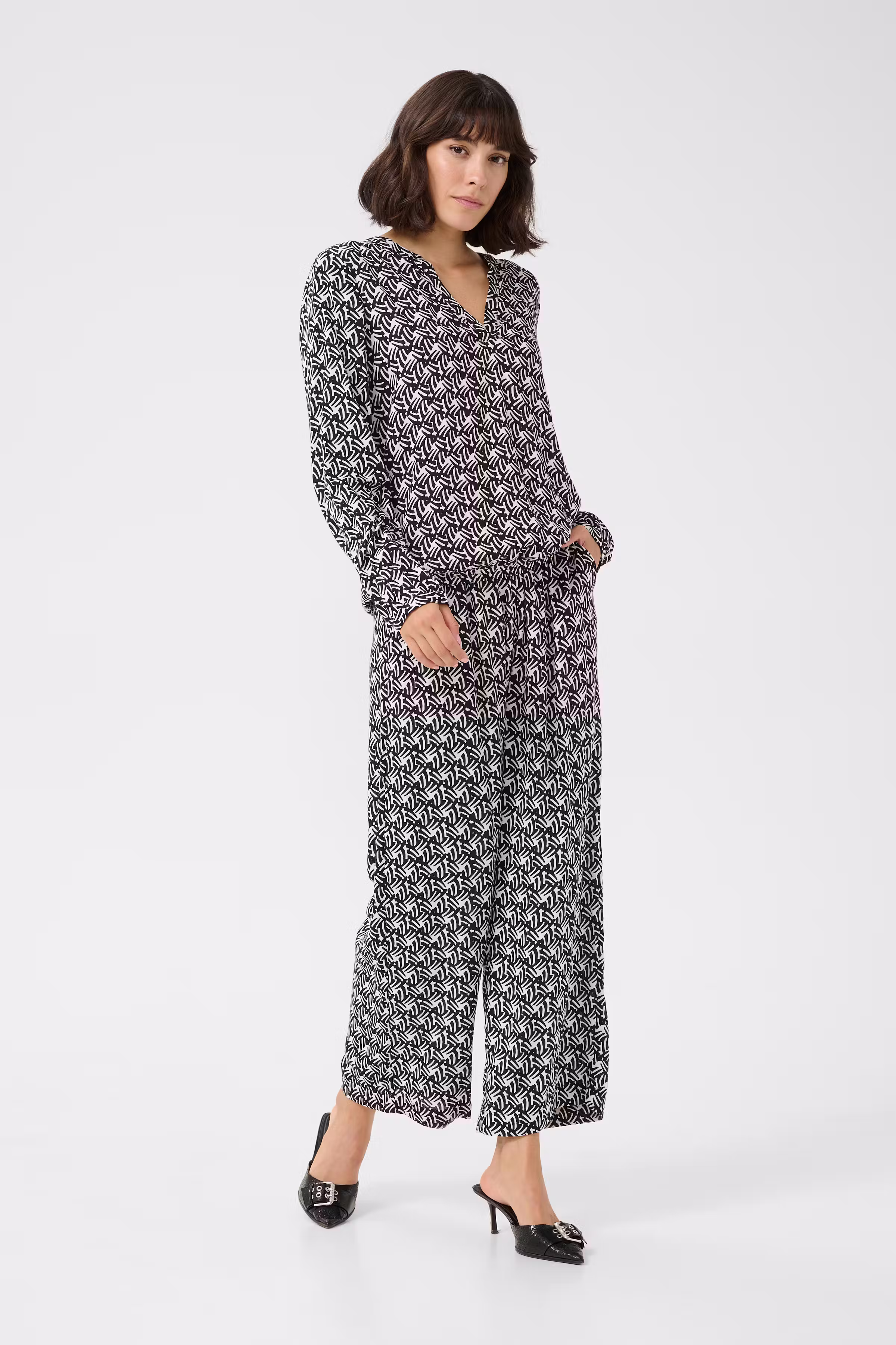KAditte Top LOOKBOOK FRONT 10507919-107090
