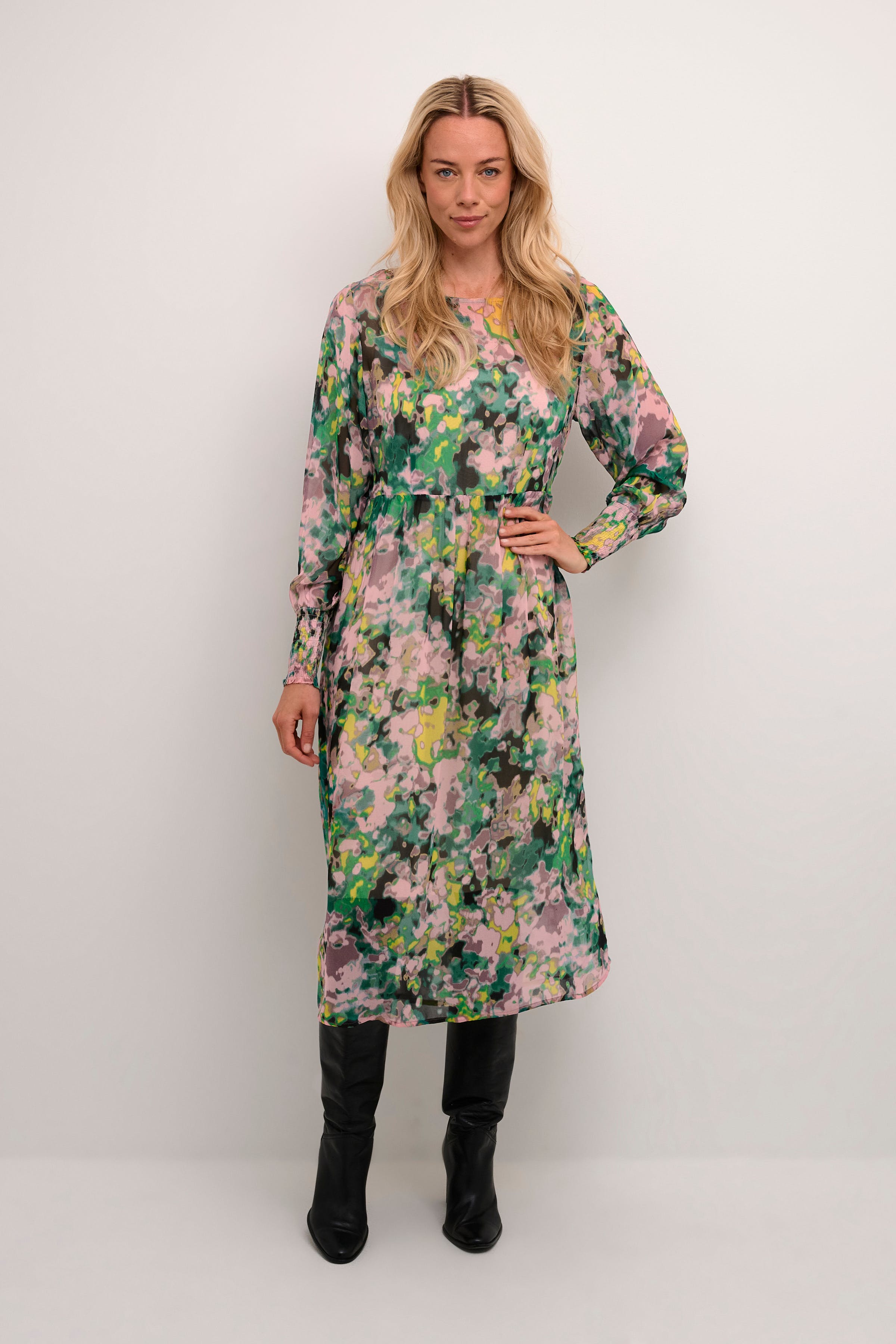 CRBirgitta Robe LOOKBOOK FRONT 10612159-105253