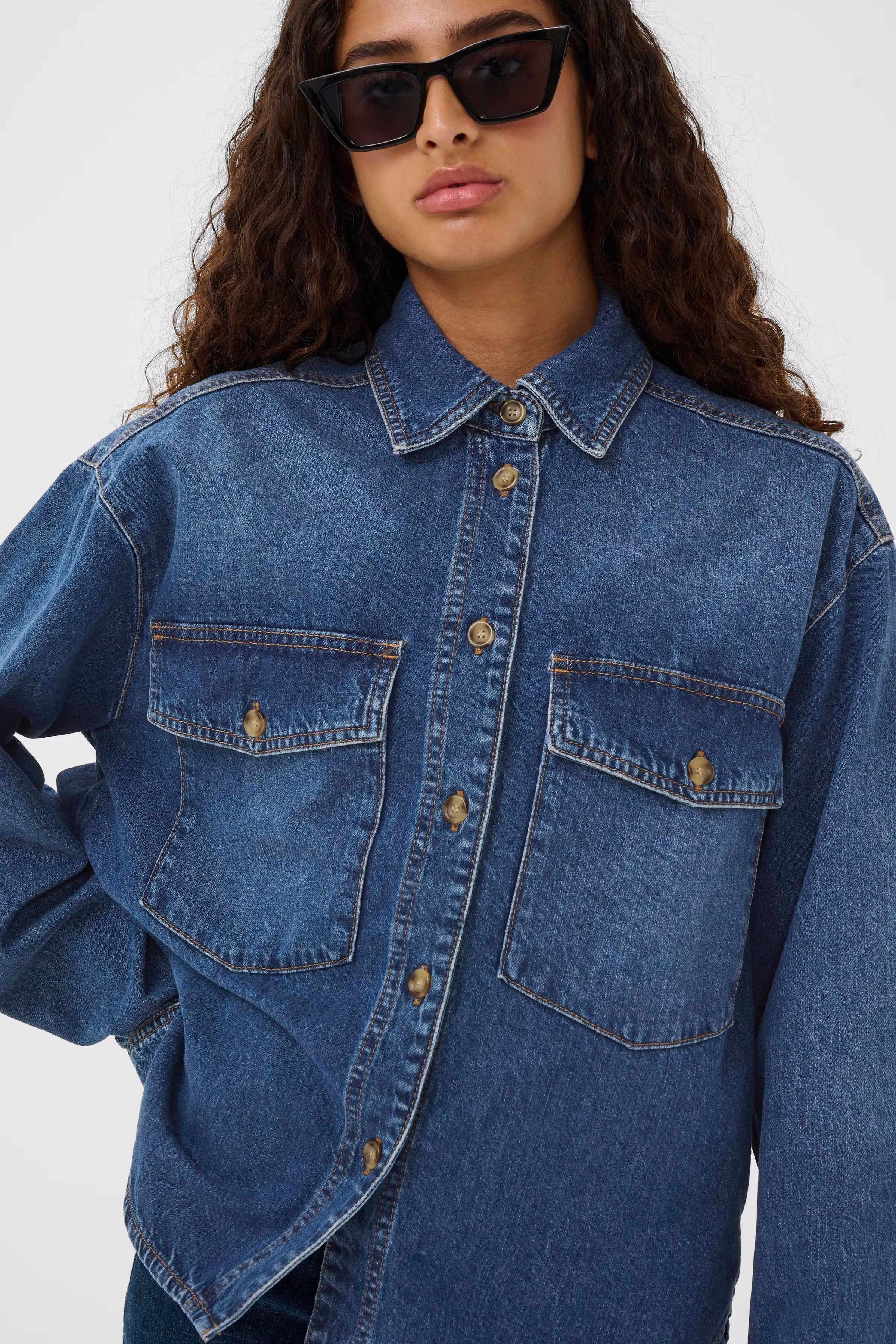 NaavaIW Shirt LOOKBOOK DETAIL 30110844-300325