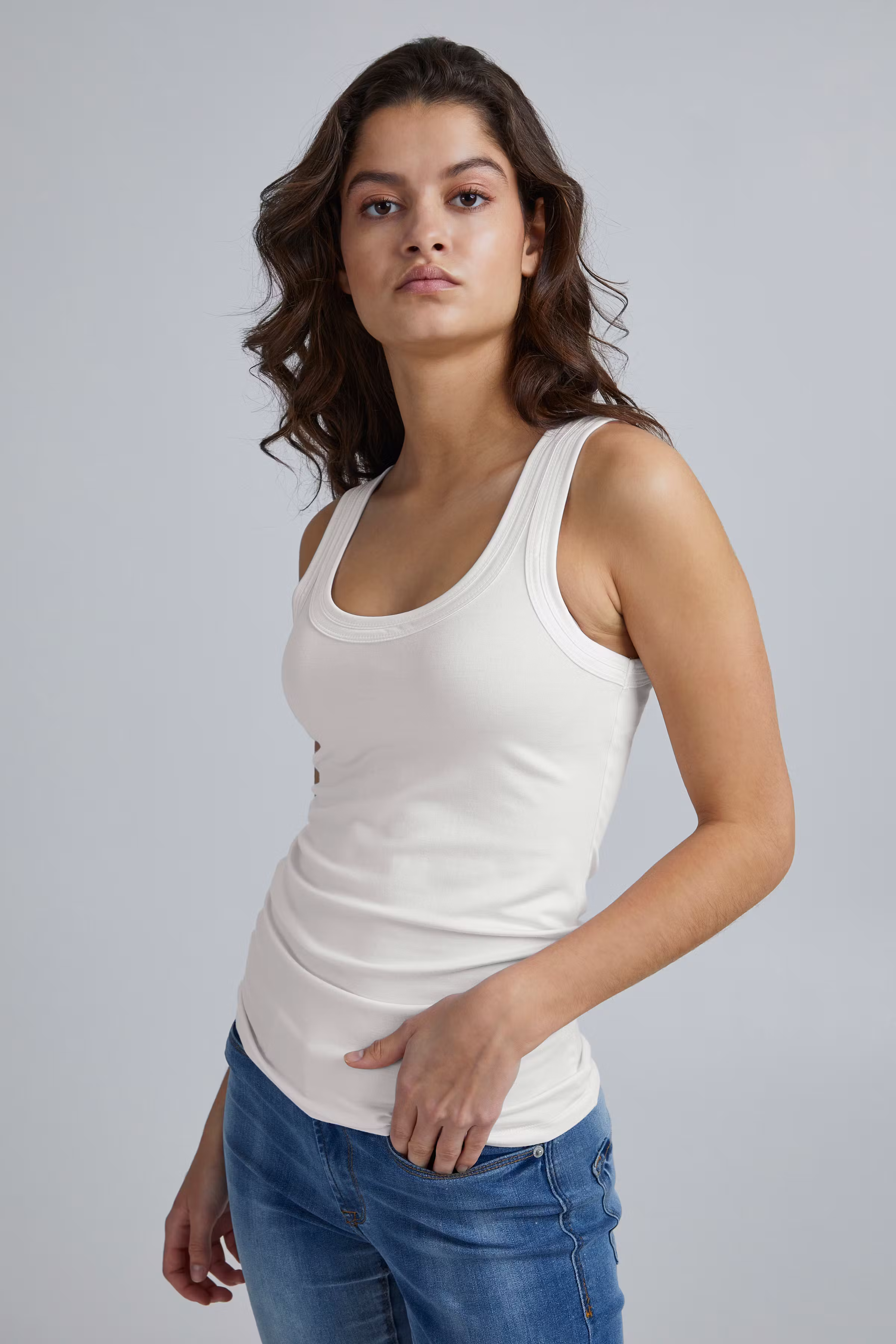 IHZOLA Top LOOKBOOK FRONT 20101231-10100