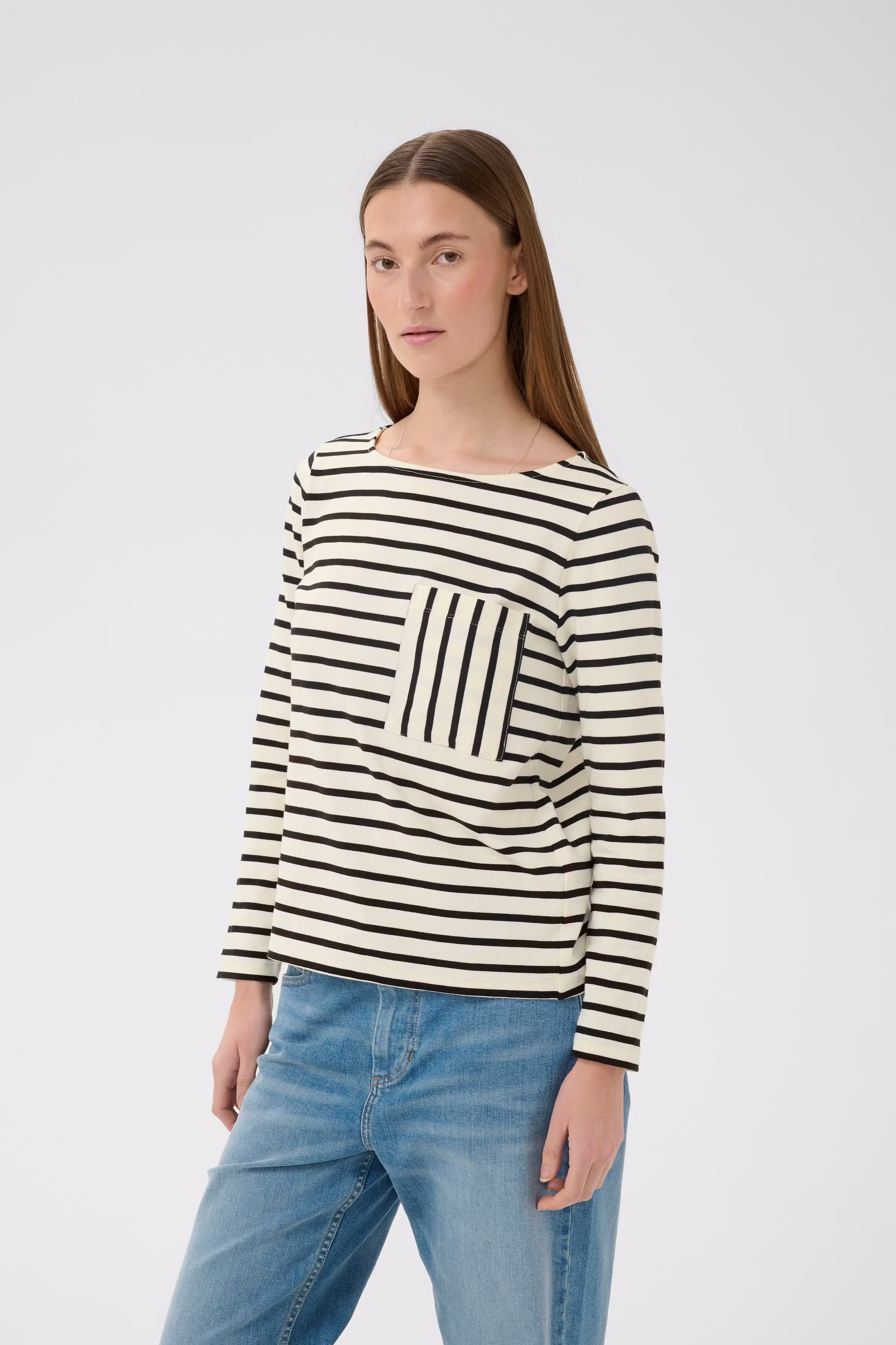 DELLAIW T-shirt LOOKBOOK FRONT 30112419-900006725