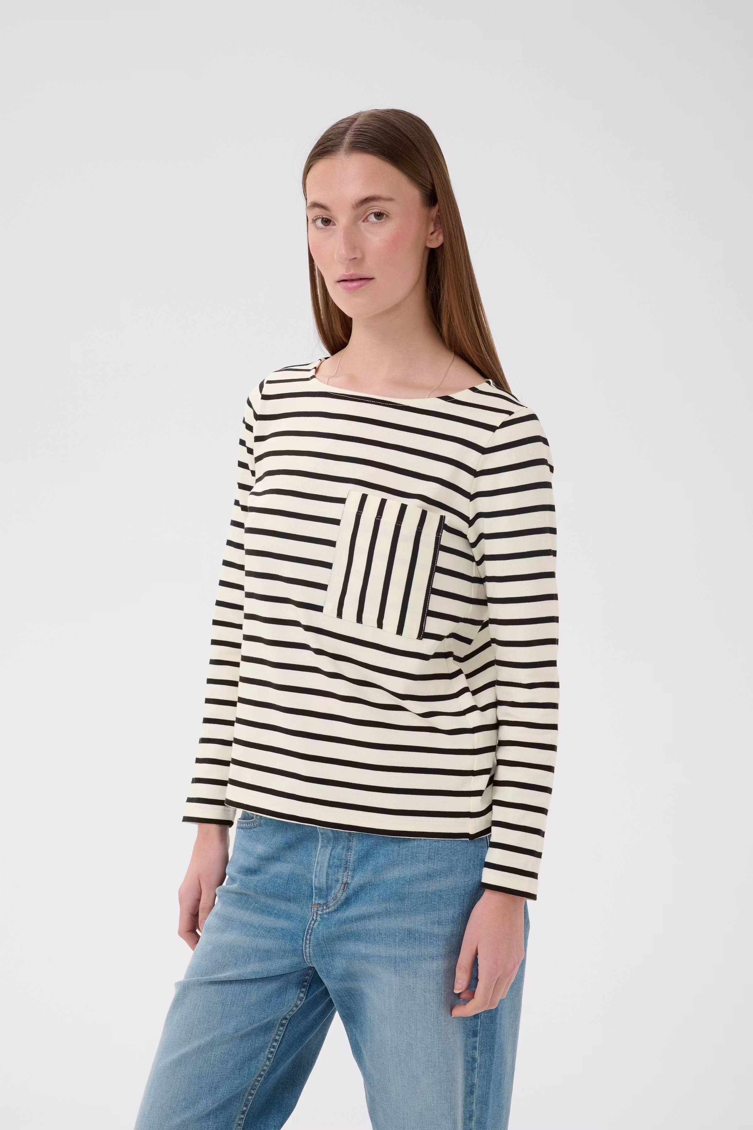 DELLAIW T-shirt LOOKBOOK FRONT 30112419-900006725