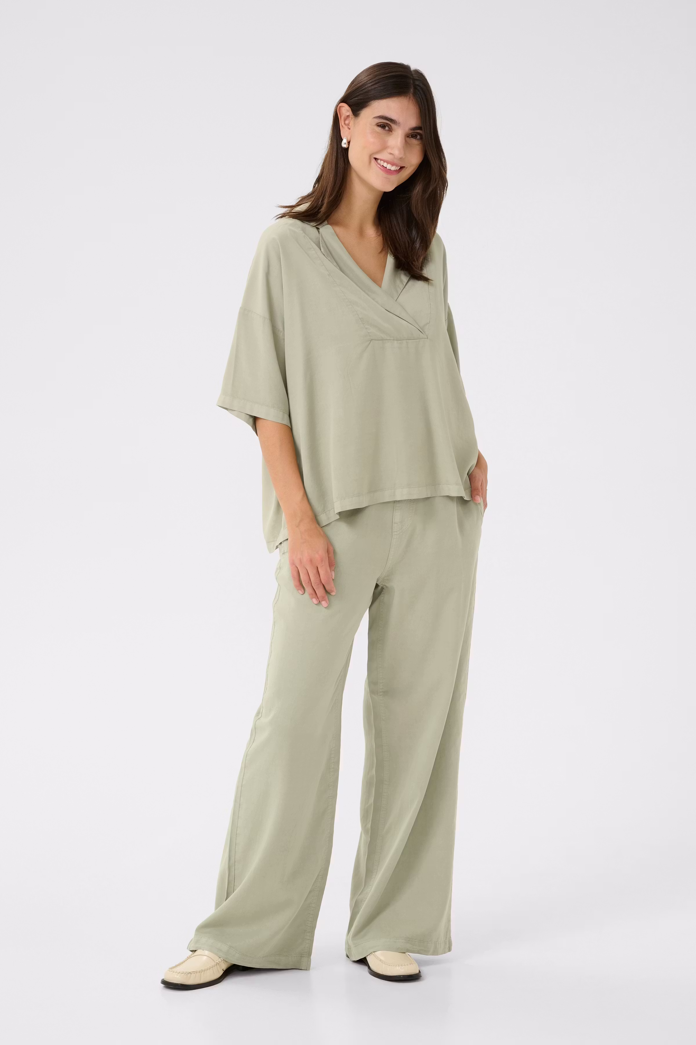 CUclarina Bluse LOOKBOOK FRONT 50111810-166008