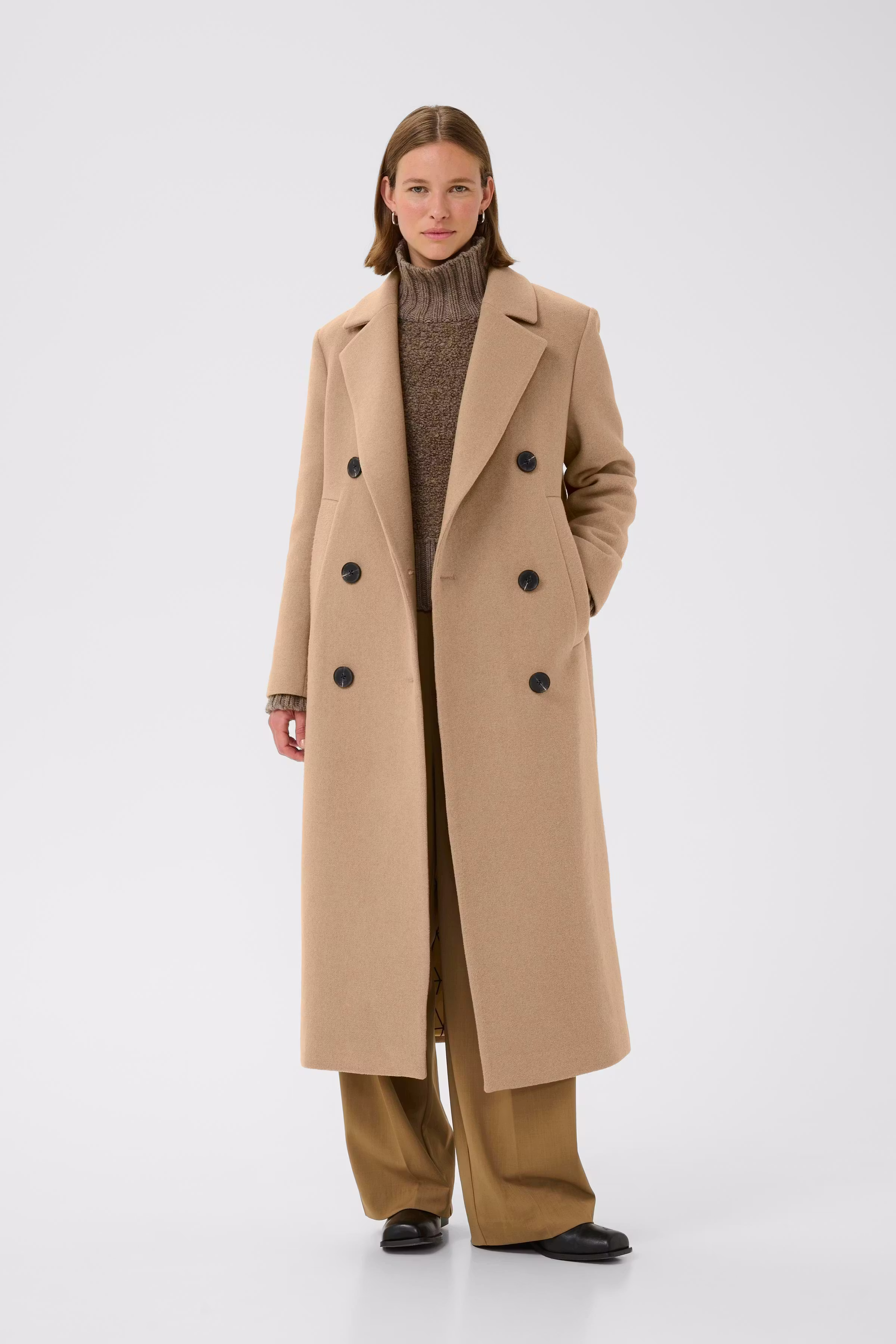 YunahIW Mantel LOOKBOOK FRONT 30110610-171327