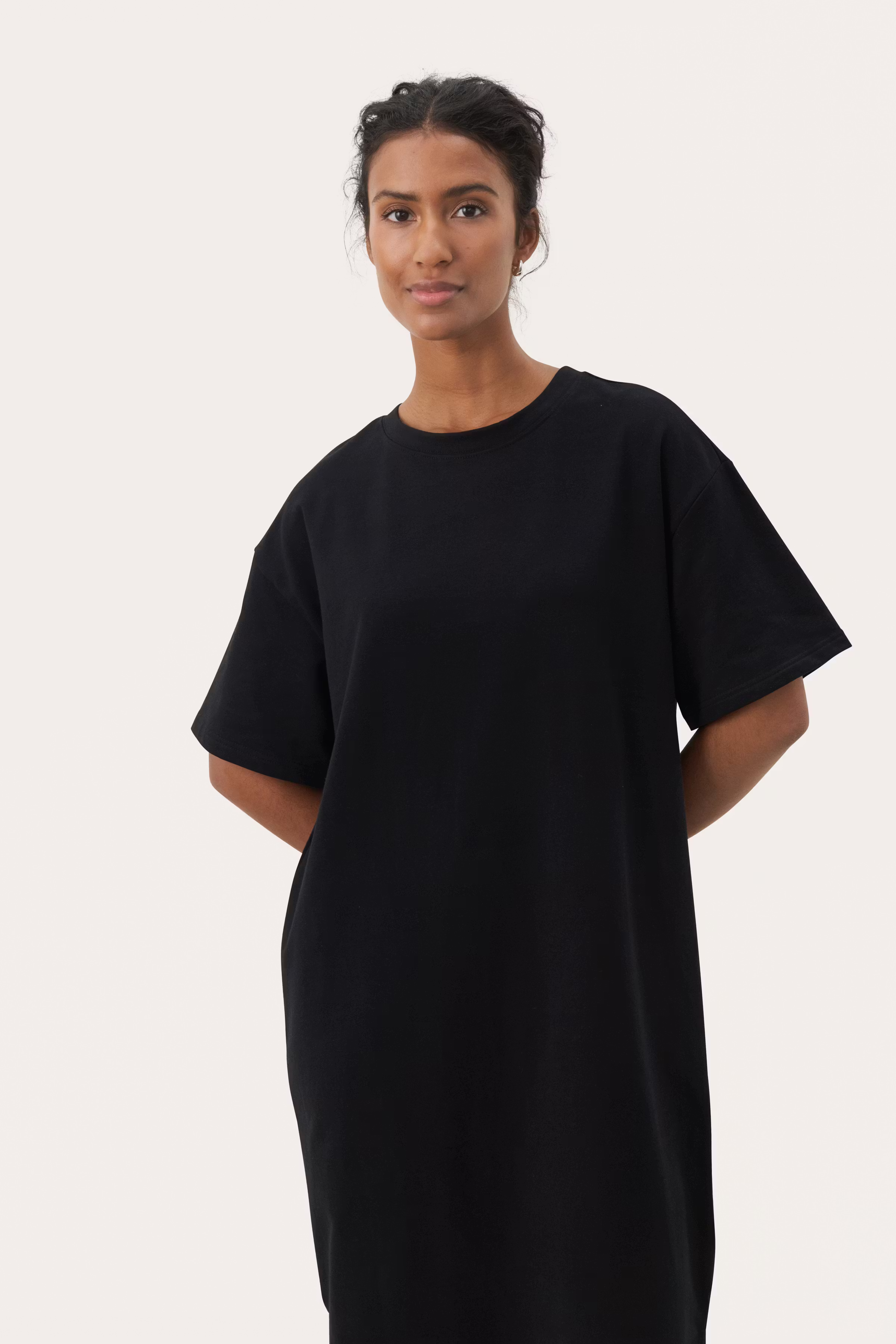 TiraPW Dress LOOKBOOK FRONT 30309840-194008