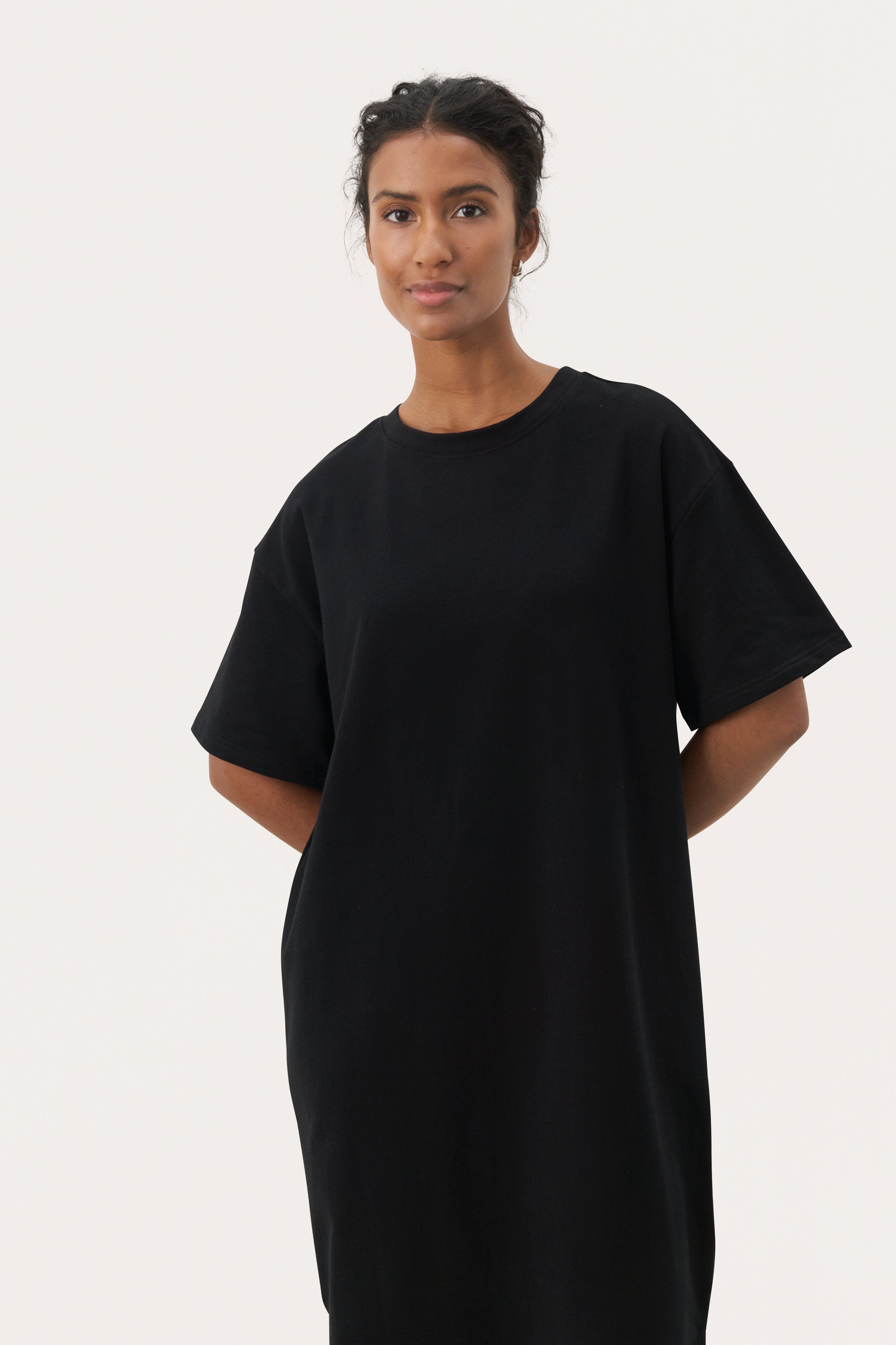 TiraPW Dress LOOKBOOK FRONT 30309840-194008