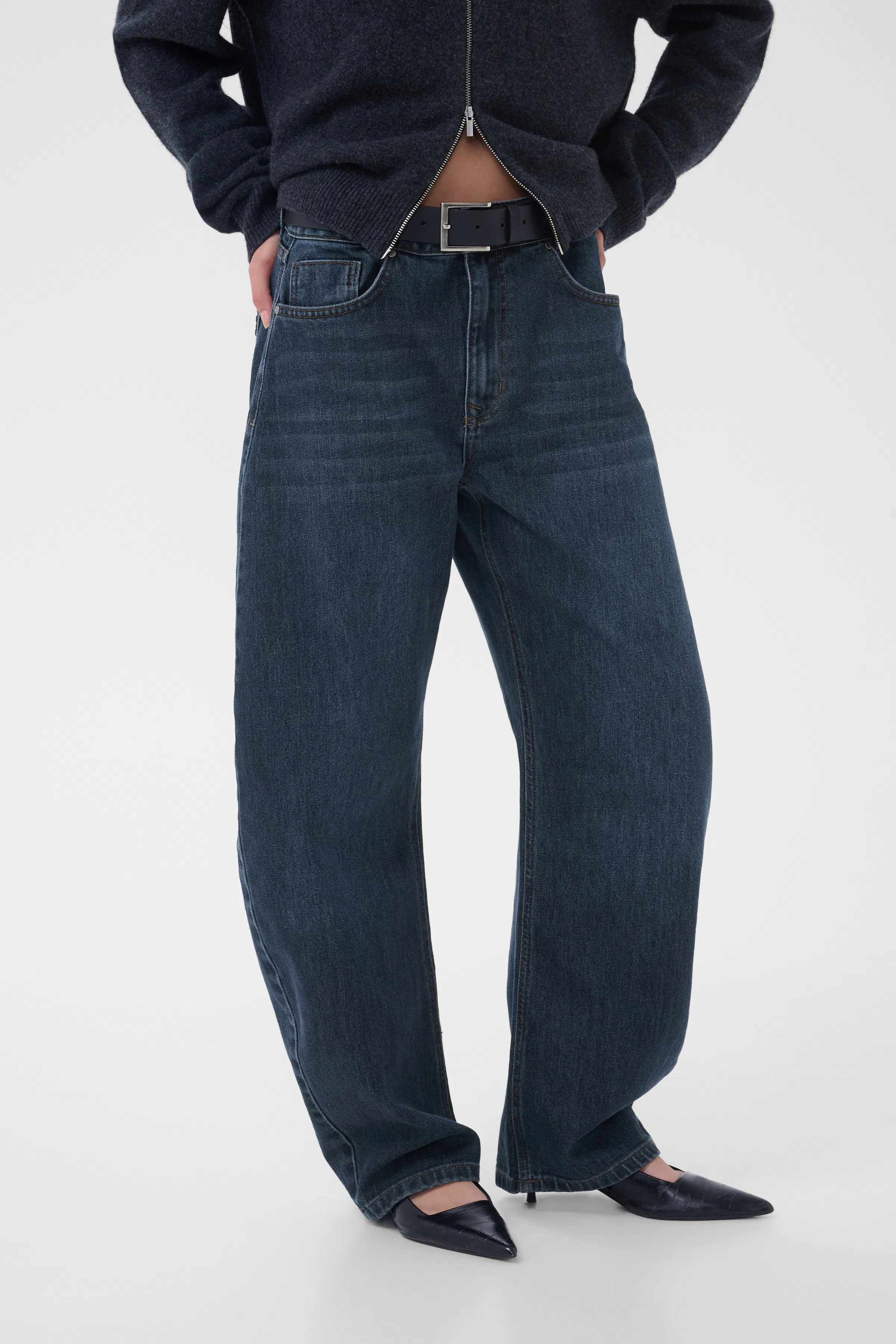 MWRemmie Barrel jeans LOOKBOOK FRONT 10705635-100062