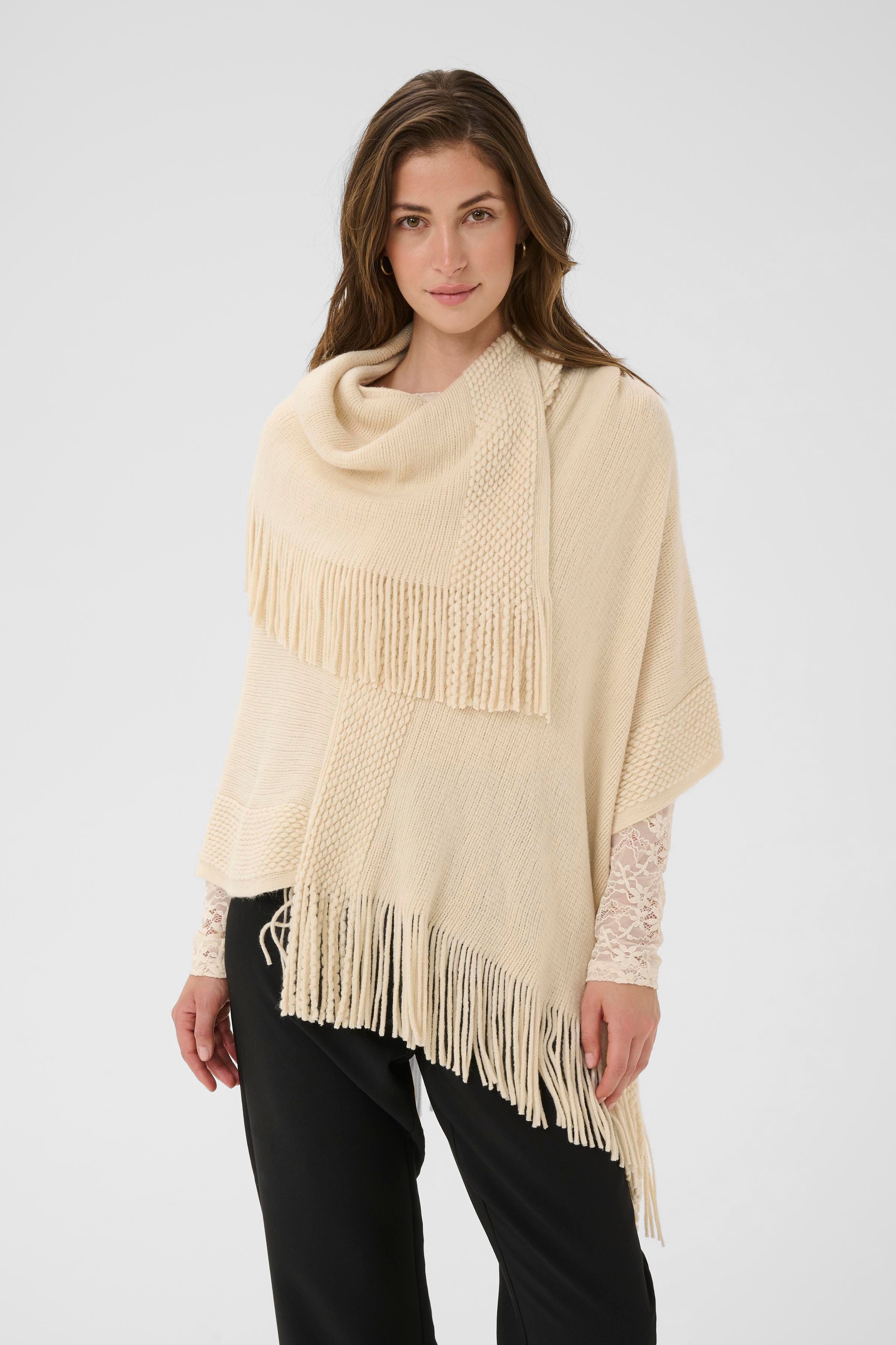 CRSivas Poncho LOOKBOOK FRONT 10614279-130905