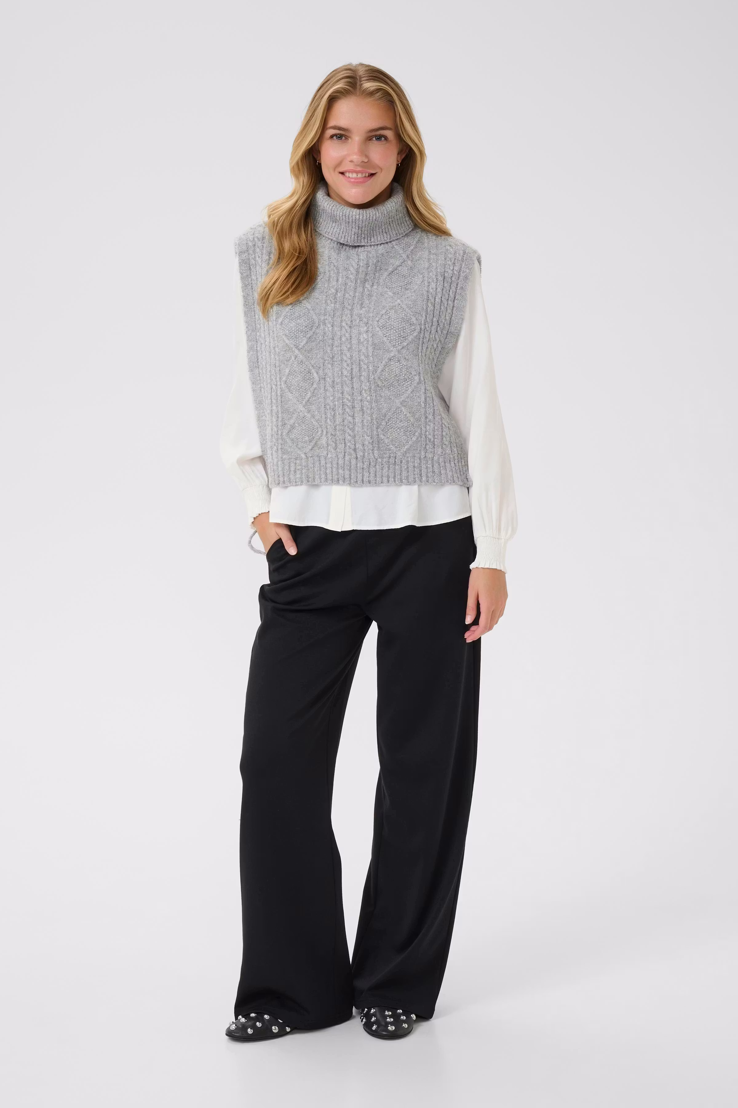 CRFrina Slipover LOOKBOOK FRONT 10614254-100391