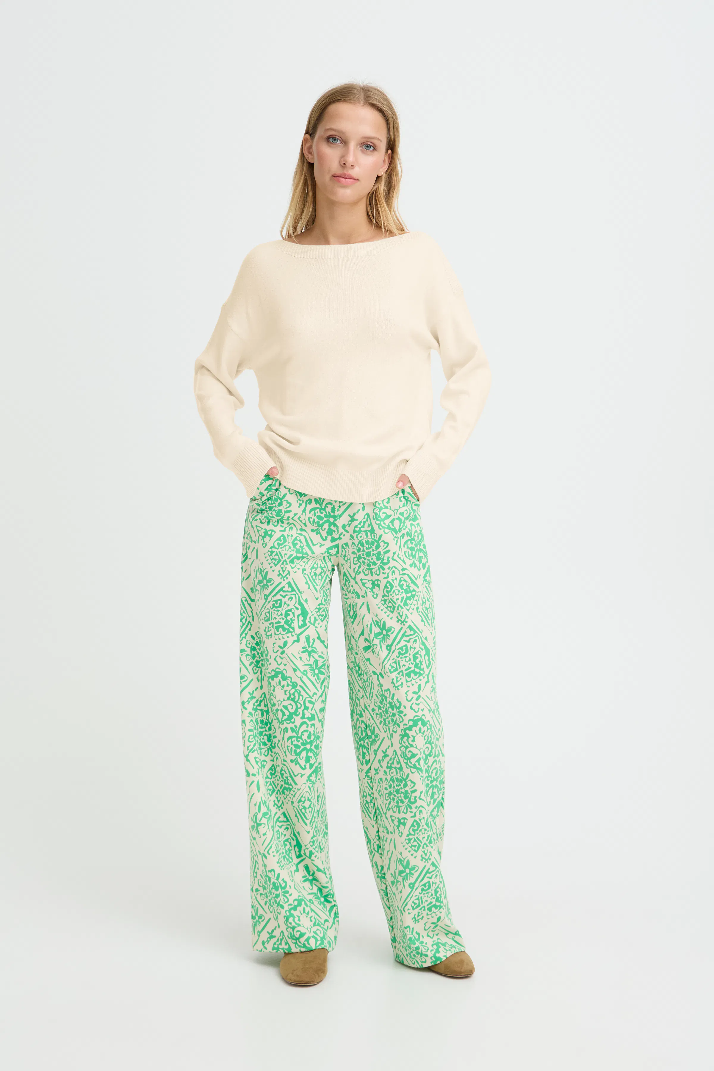 IHSELLA Pullover LOOKBOOK FRONT 20121291-130905