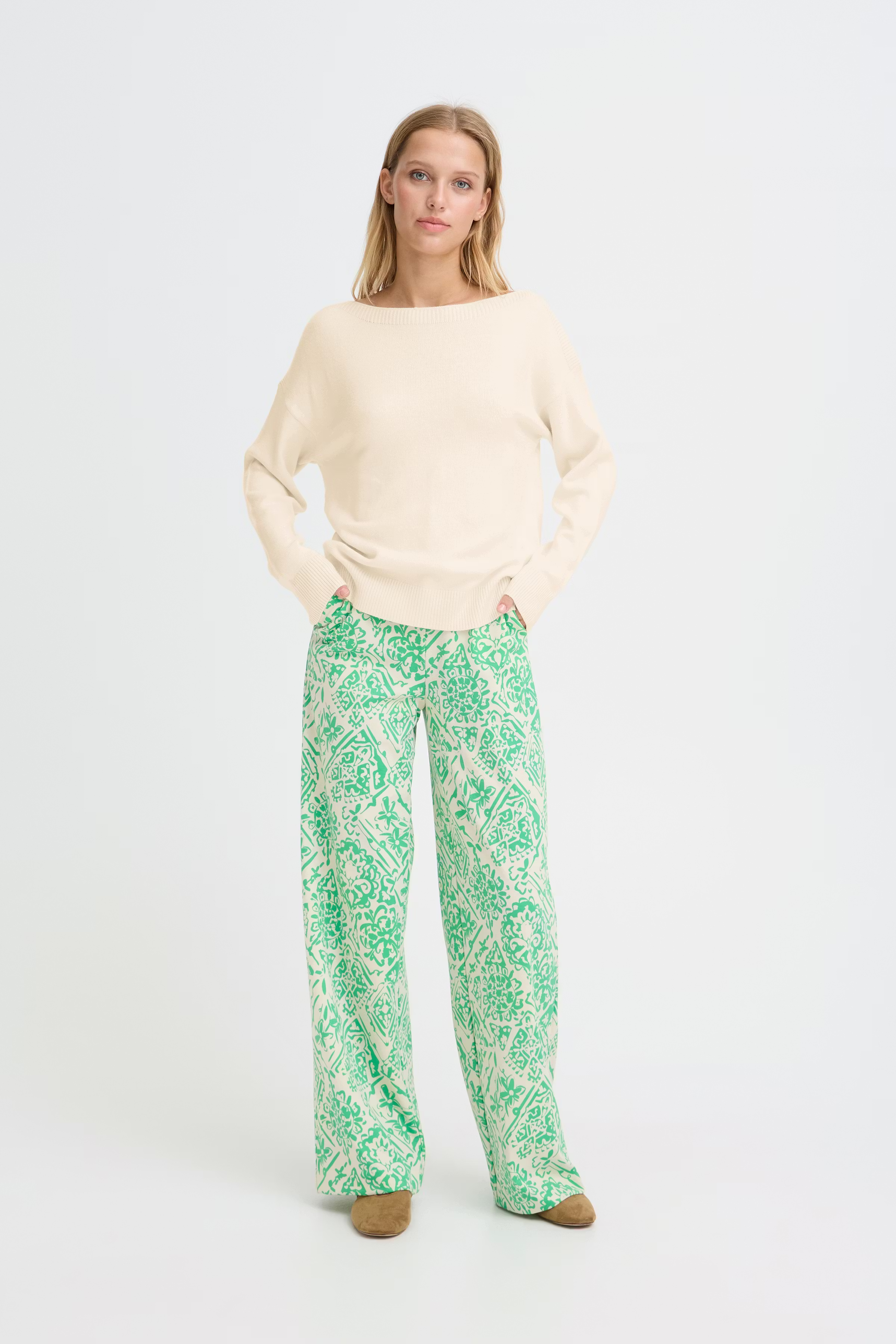 IHSELLA Pullover LOOKBOOK FRONT 20121291-130905