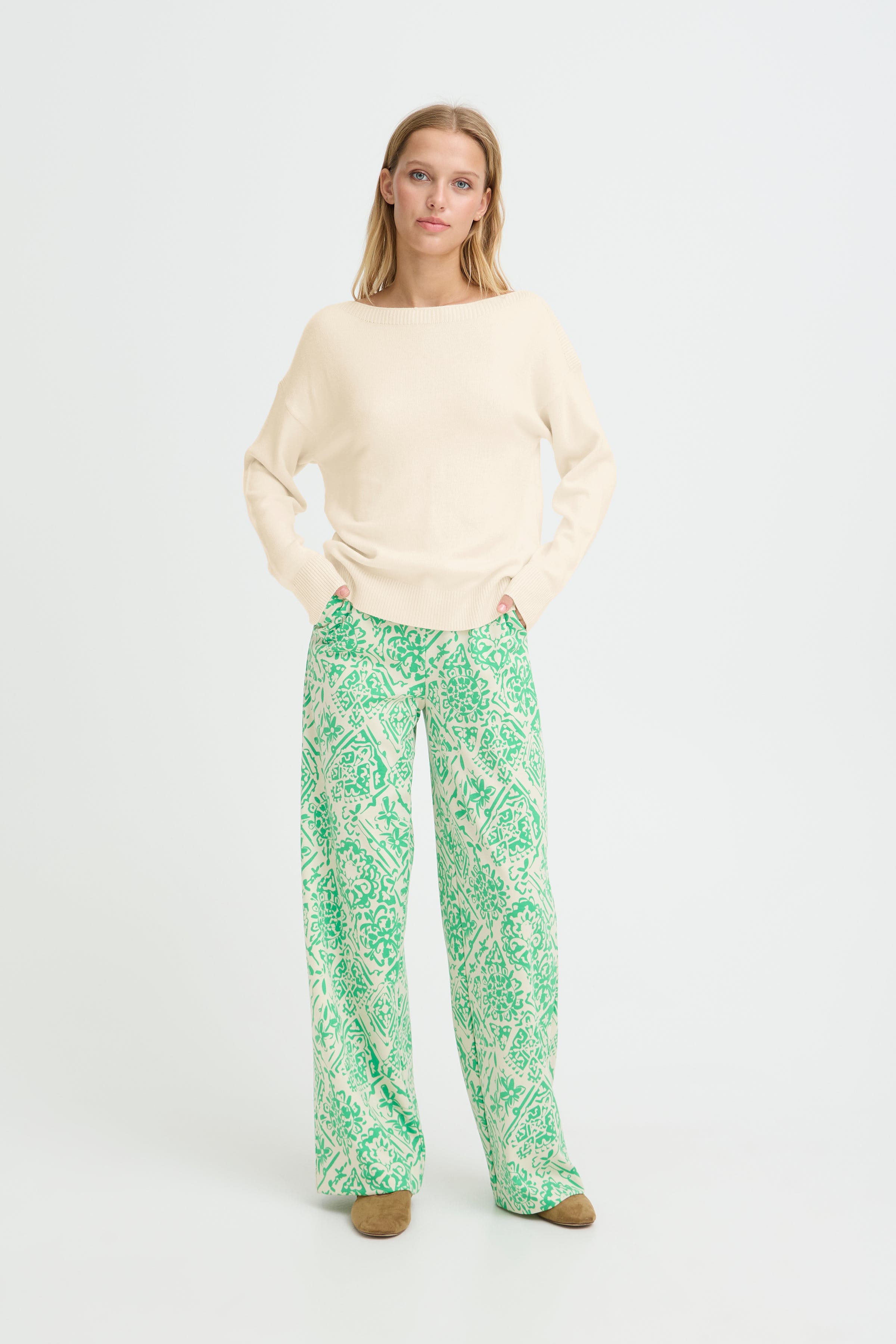 IHSELLA Pullover LOOKBOOK FRONT 20121291-130905