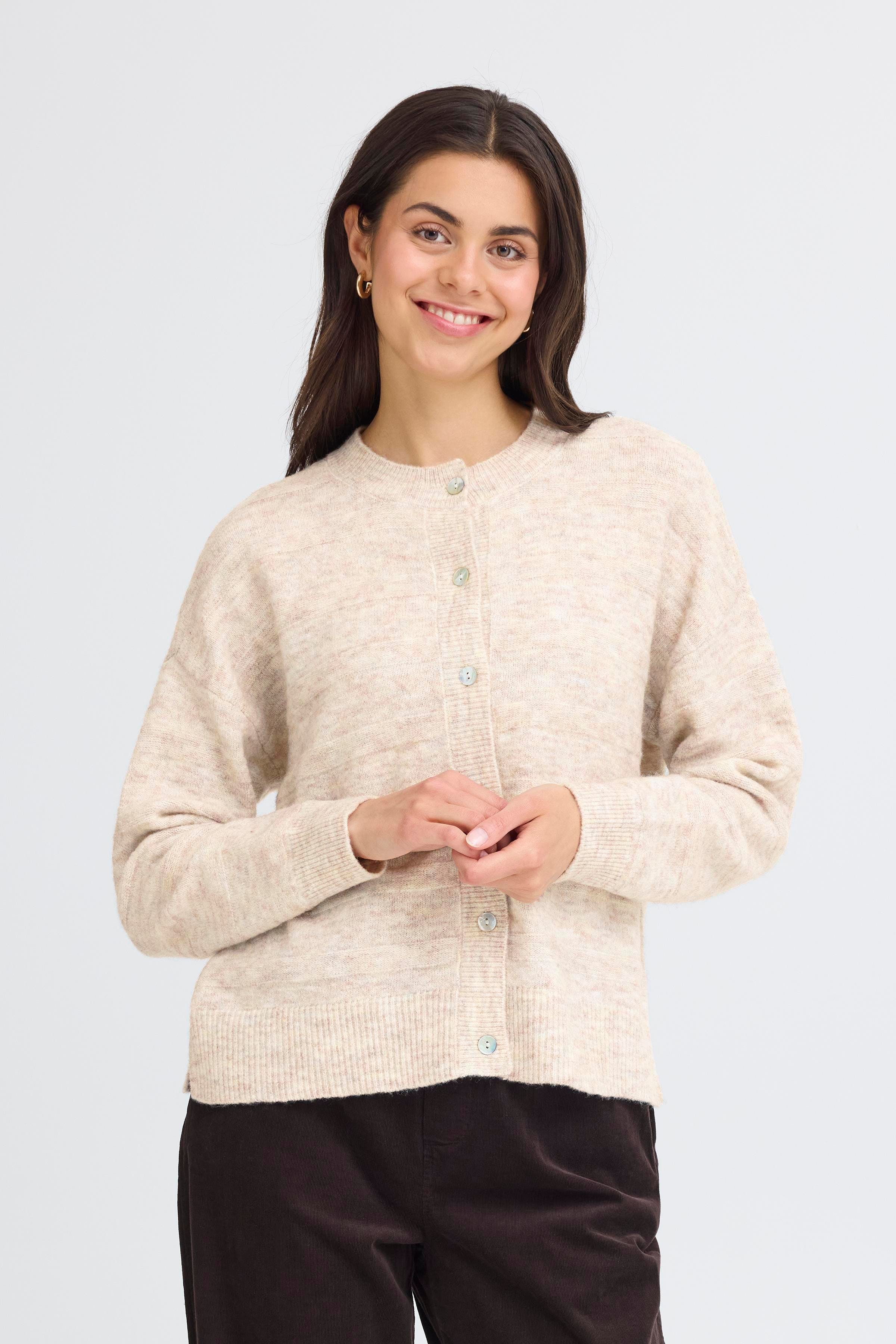 FRSANNY Cardigan LOOKBOOK FRONT 20617059-1304011